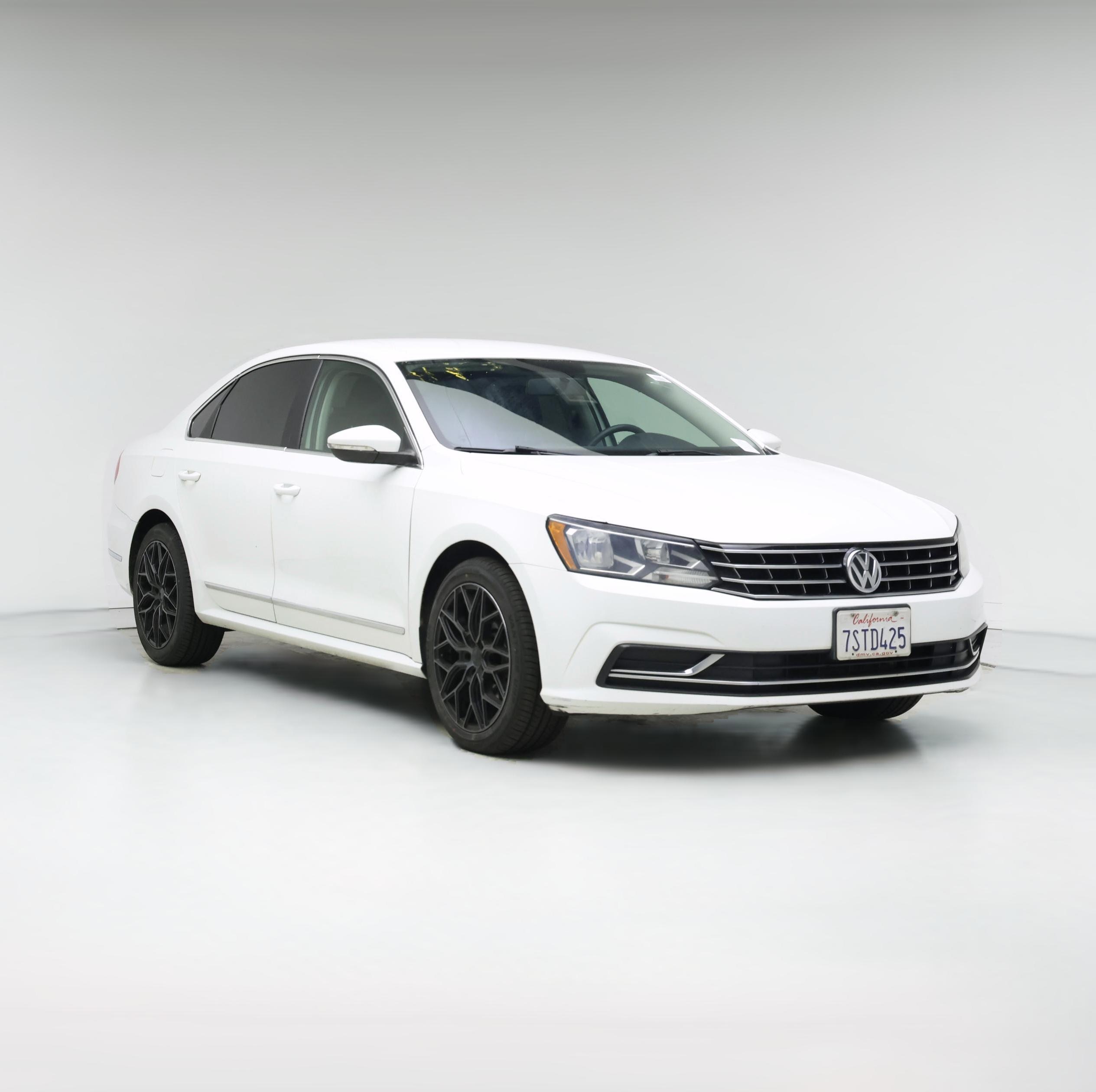 Thumbnail: 2016 Volkswagen Passat - 1