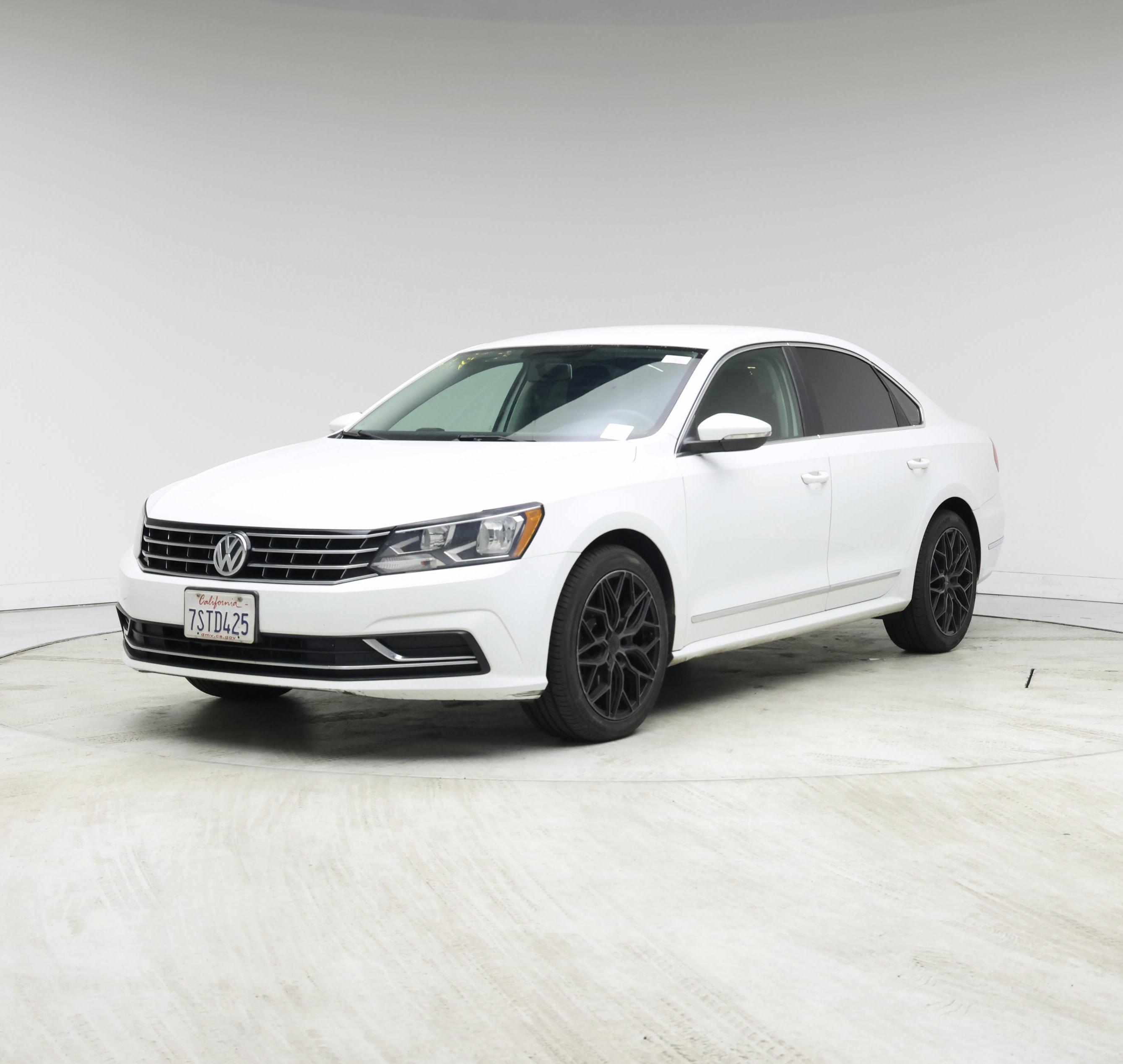 Thumbnail: 2016 Volkswagen Passat - 4