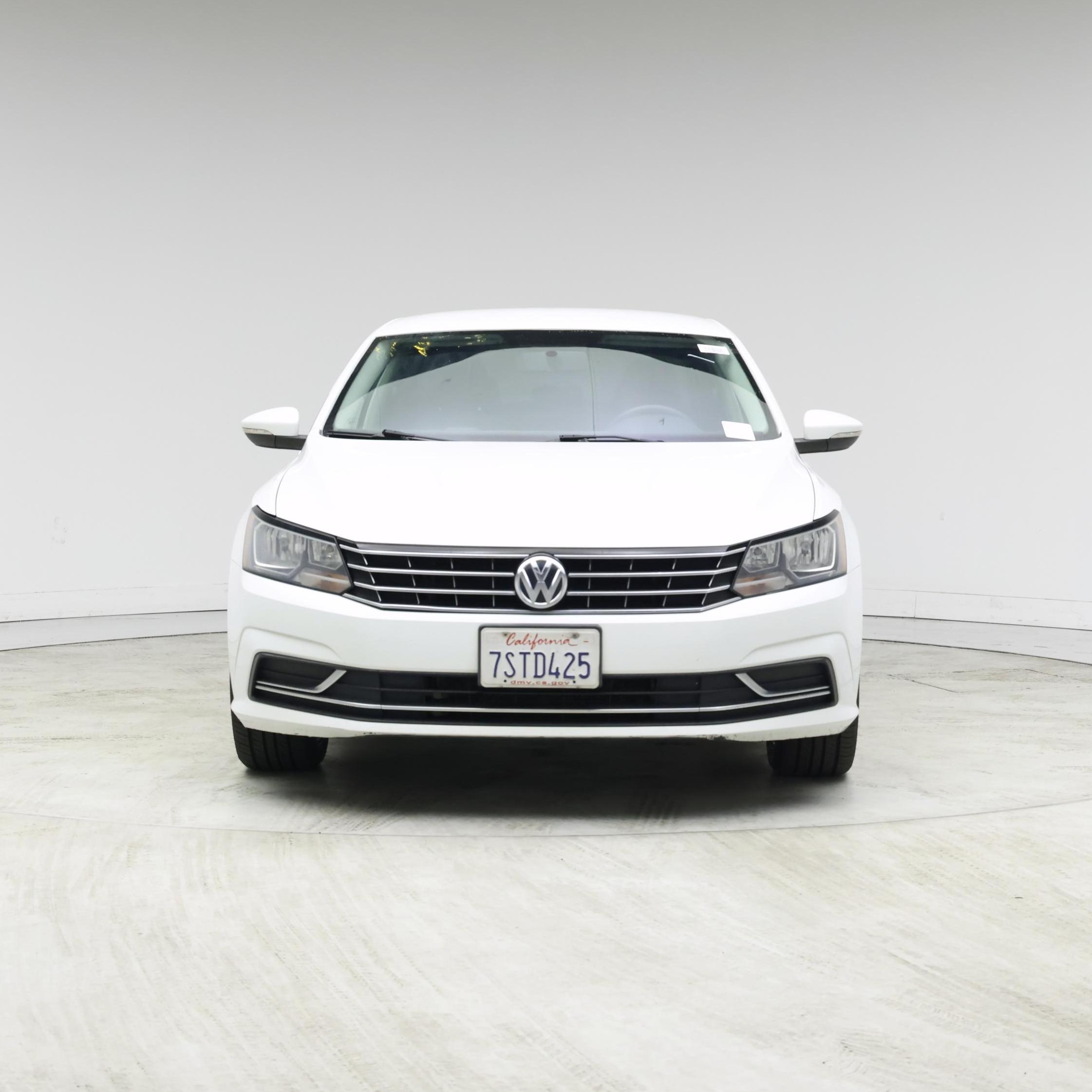 Thumbnail: 2016 Volkswagen Passat - 5