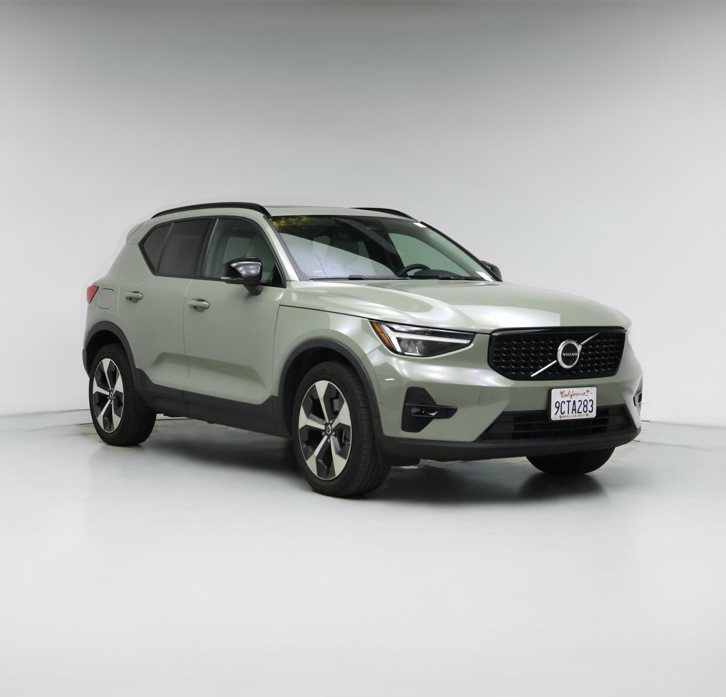 Thumbnail: 2023 Volvo XC40 - 1