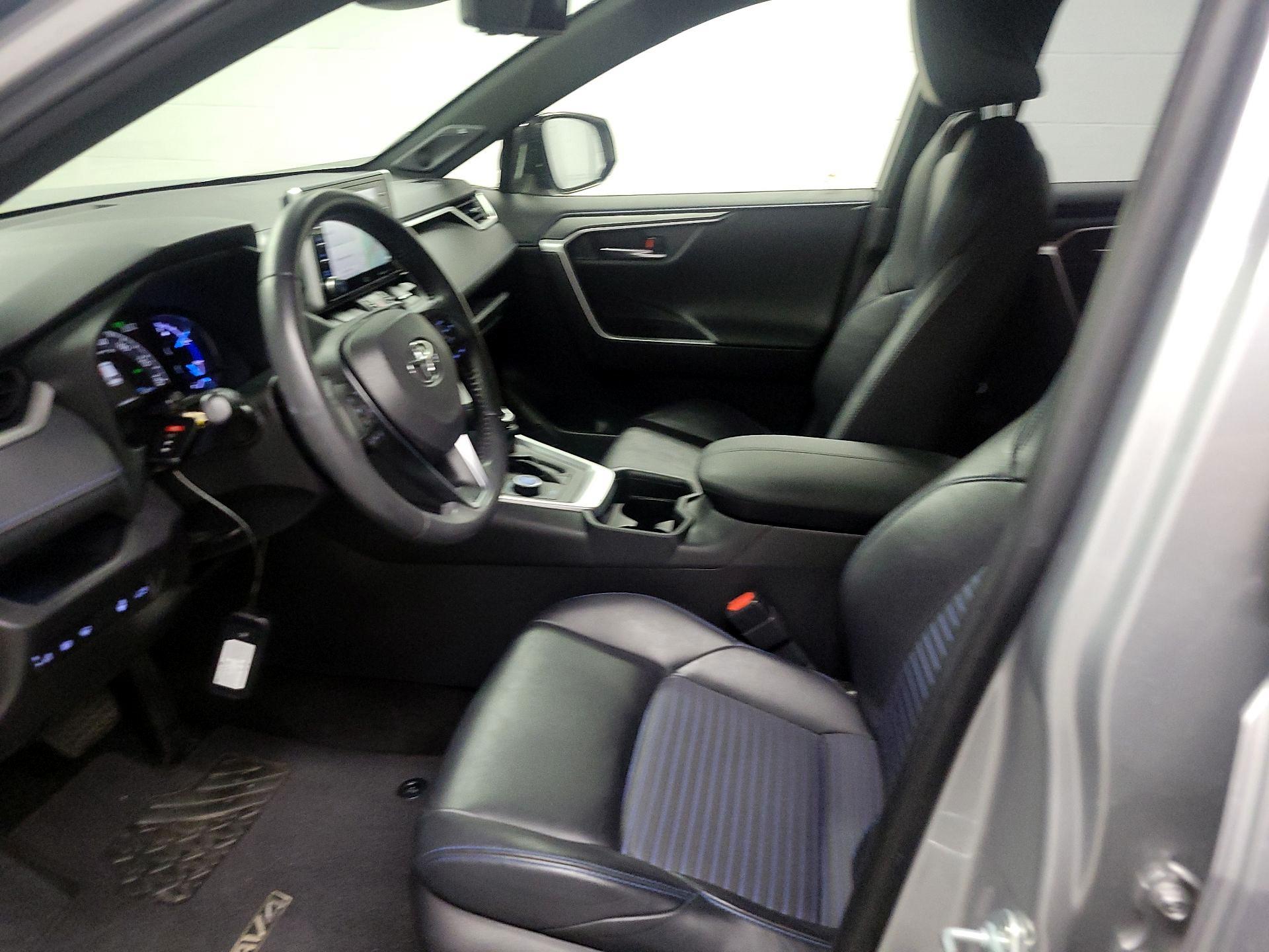 Thumbnail: 2019 Toyota RAV4 - 11