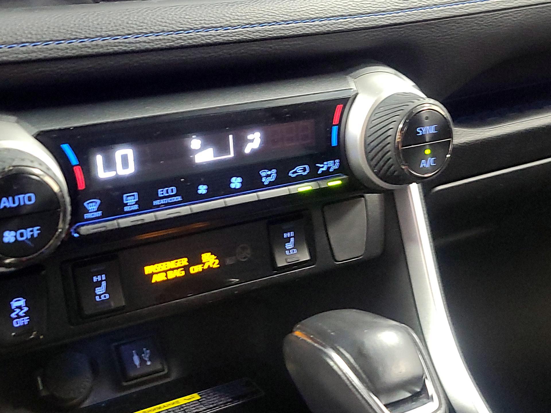 Thumbnail: 2019 Toyota RAV4 - 15