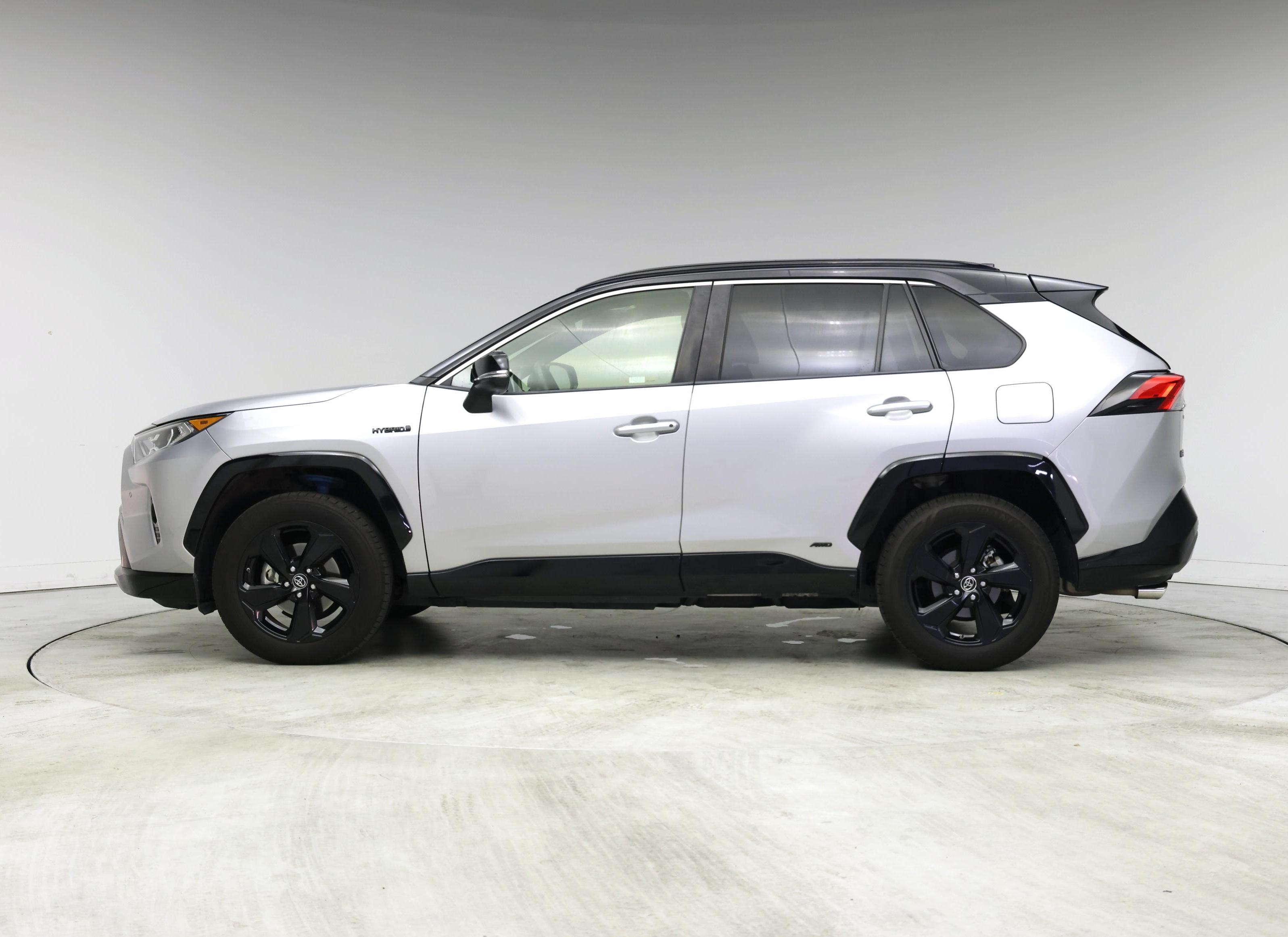 Thumbnail: 2019 Toyota RAV4 - 3