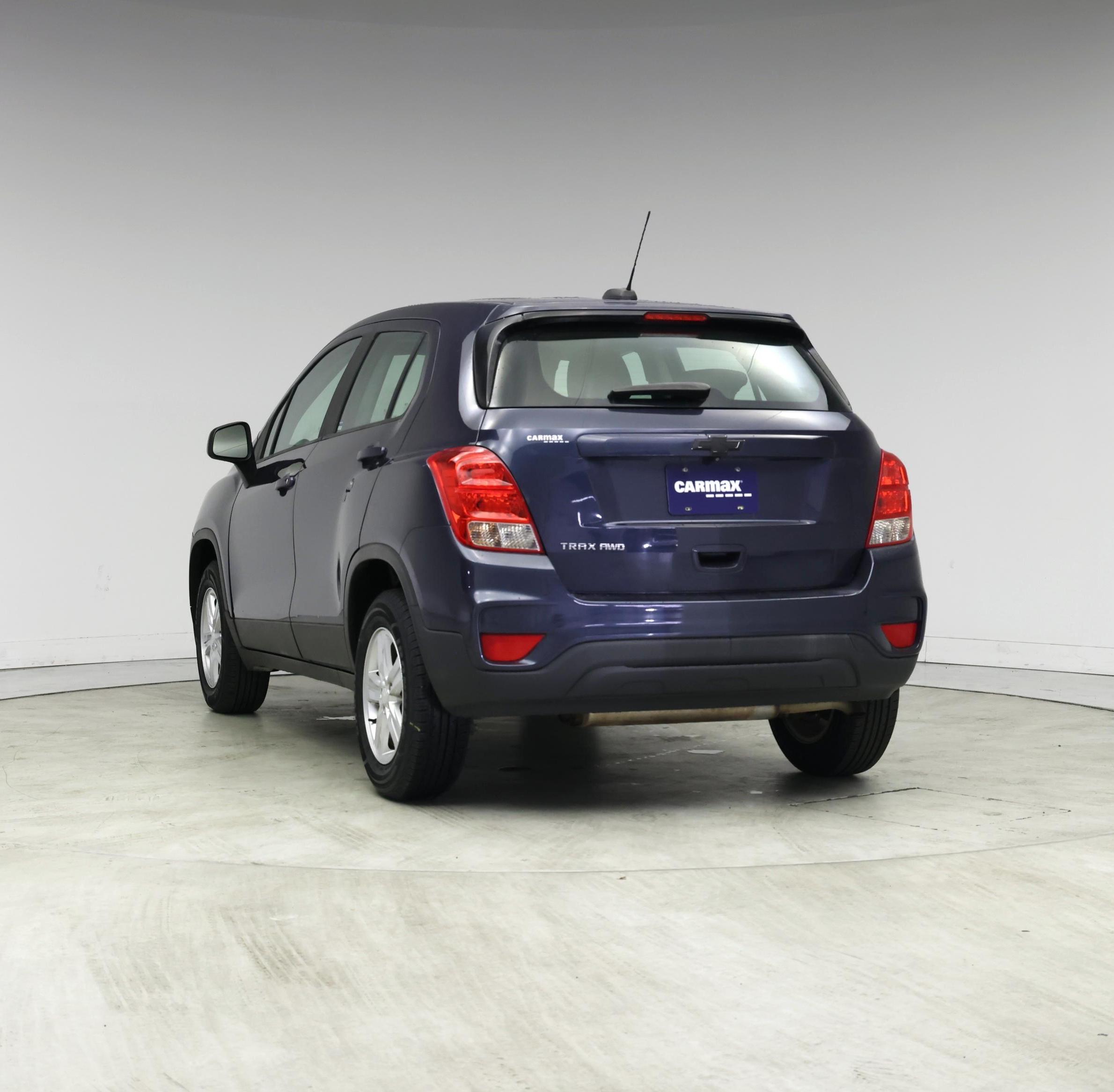 Thumbnail: 2018 Chevrolet Trax - 2