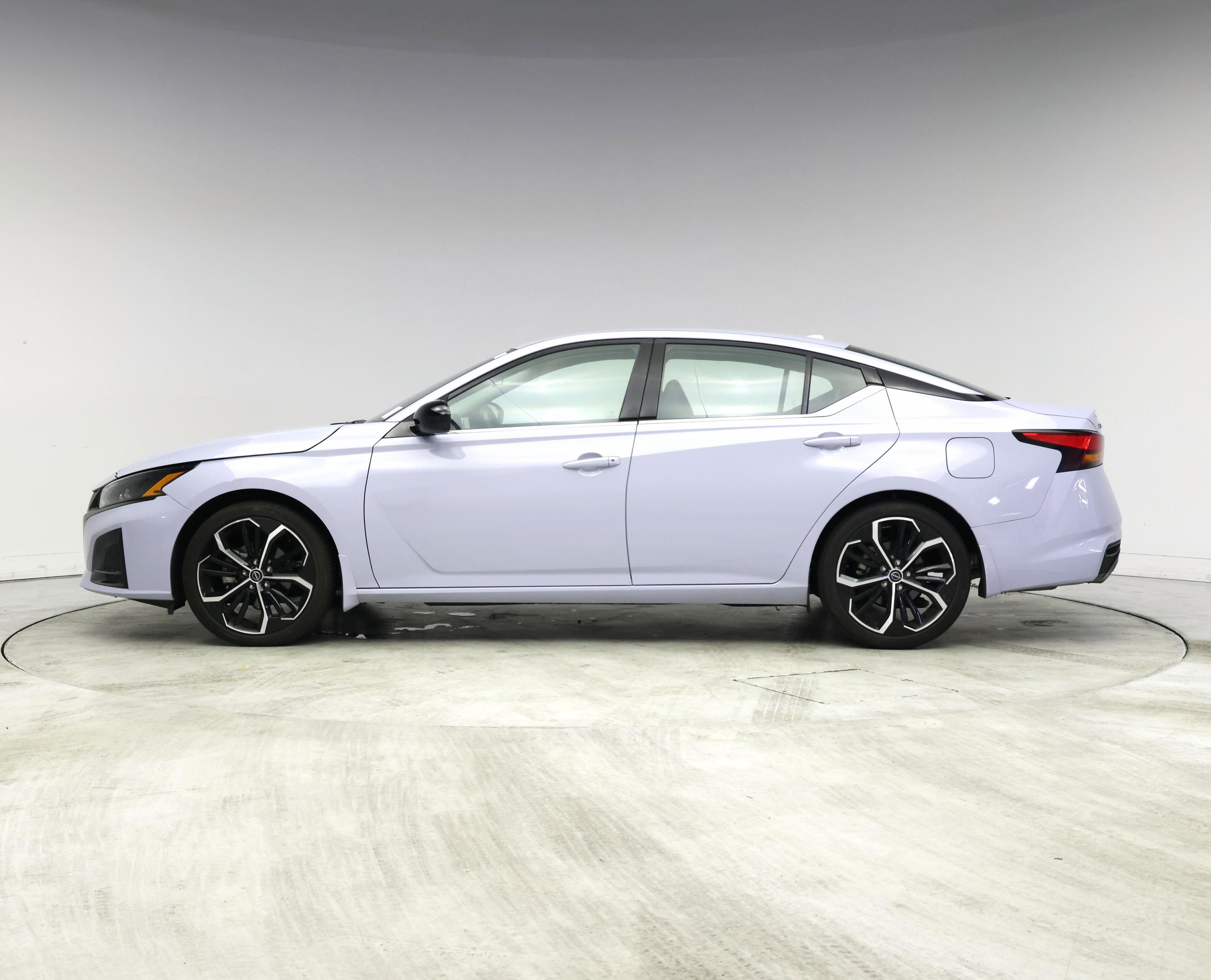 Thumbnail: 2023 Nissan Altima - 3