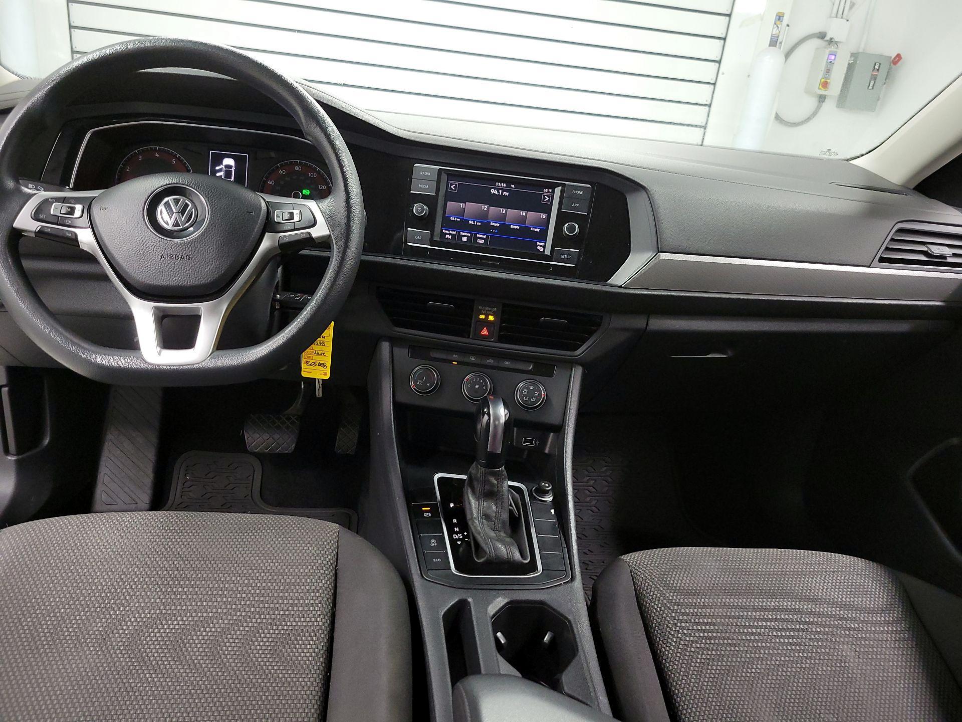 Thumbnail: 2019 Volkswagen Jetta - 9