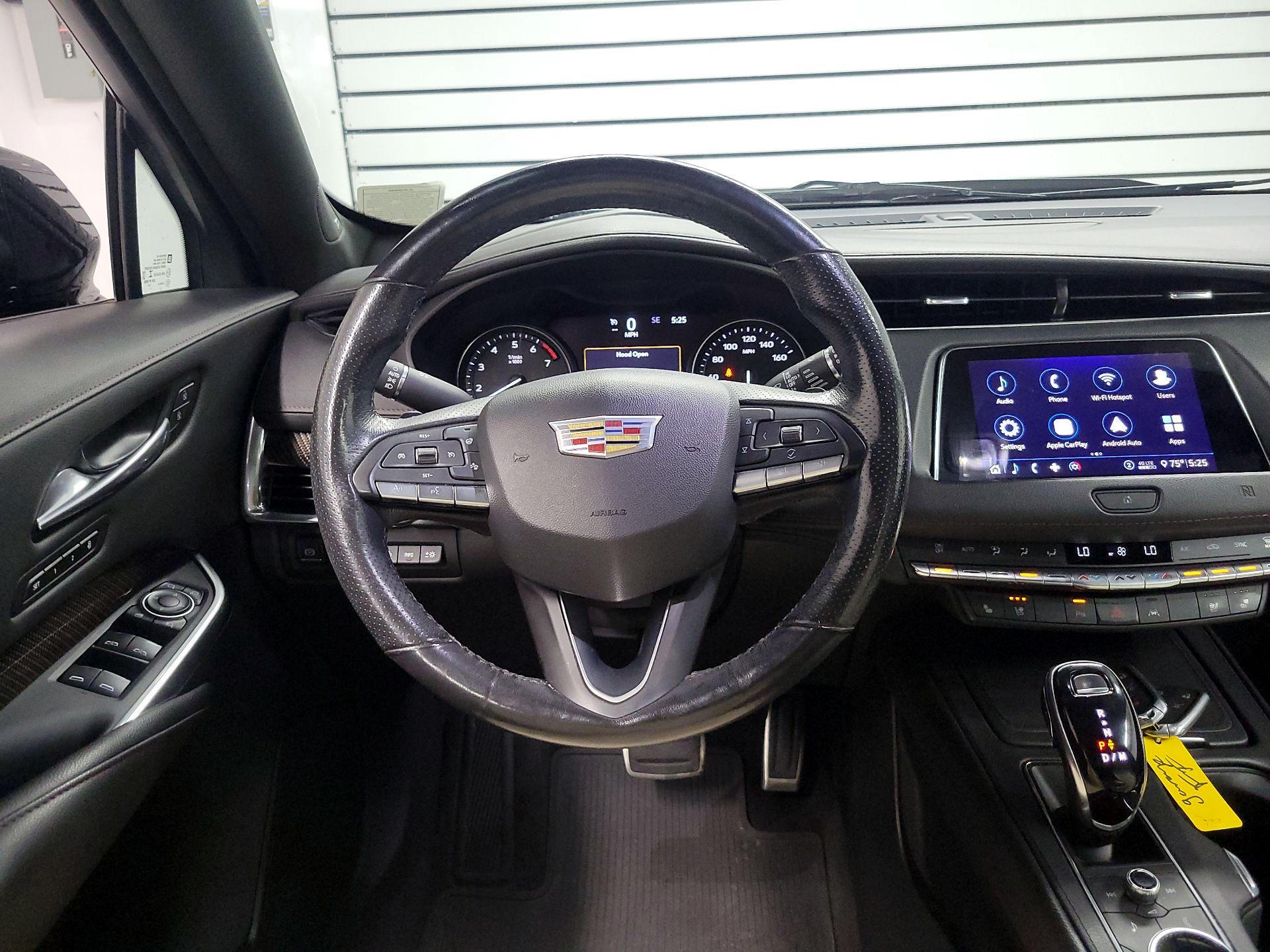 Thumbnail: 2020 Cadillac XT4 - 10