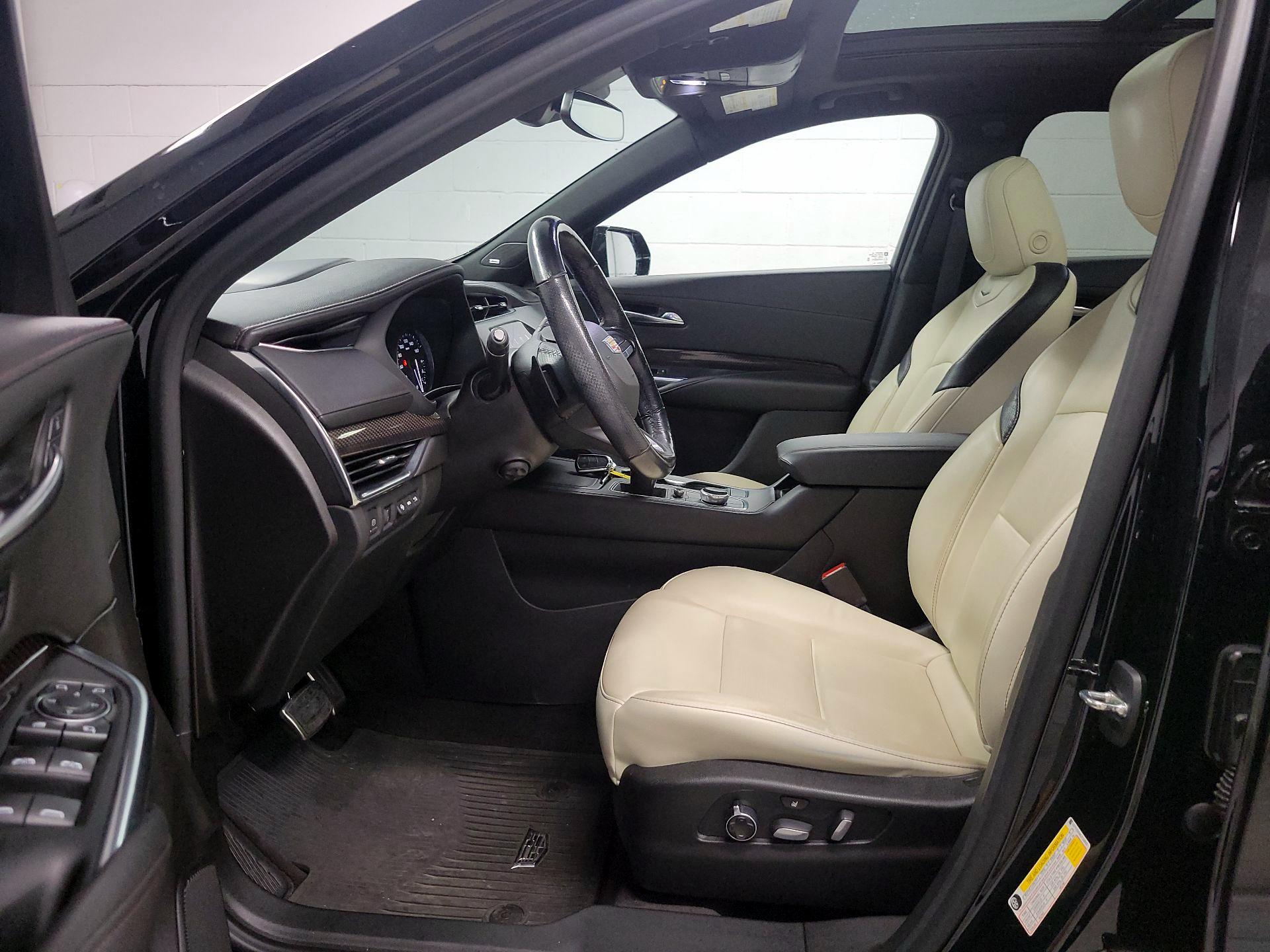 Thumbnail: 2020 Cadillac XT4 - 11