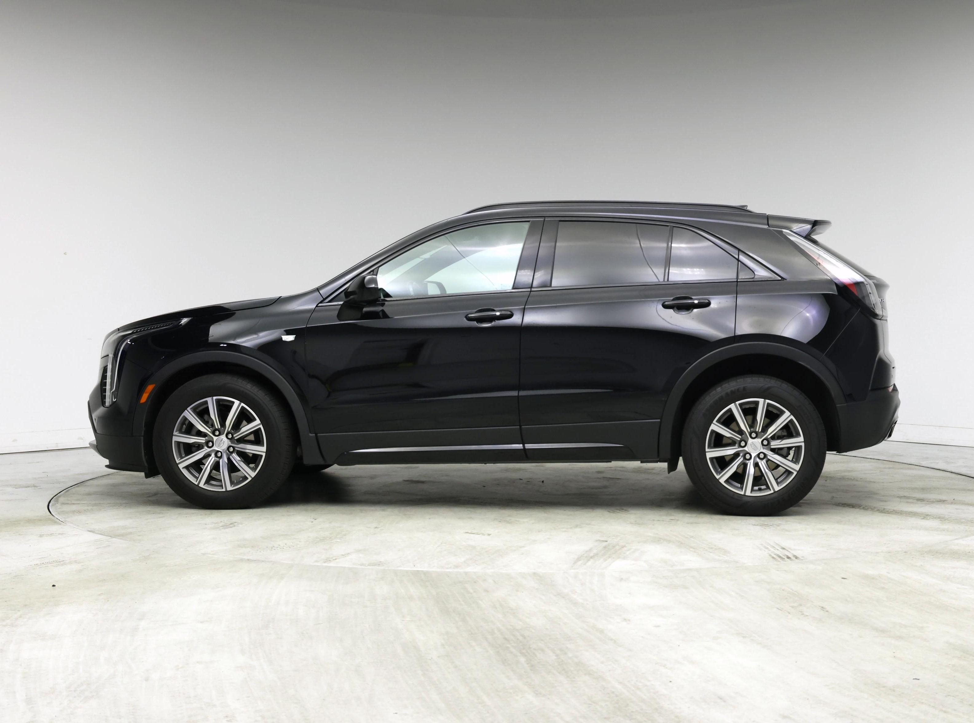 Thumbnail: 2020 Cadillac XT4 - 3