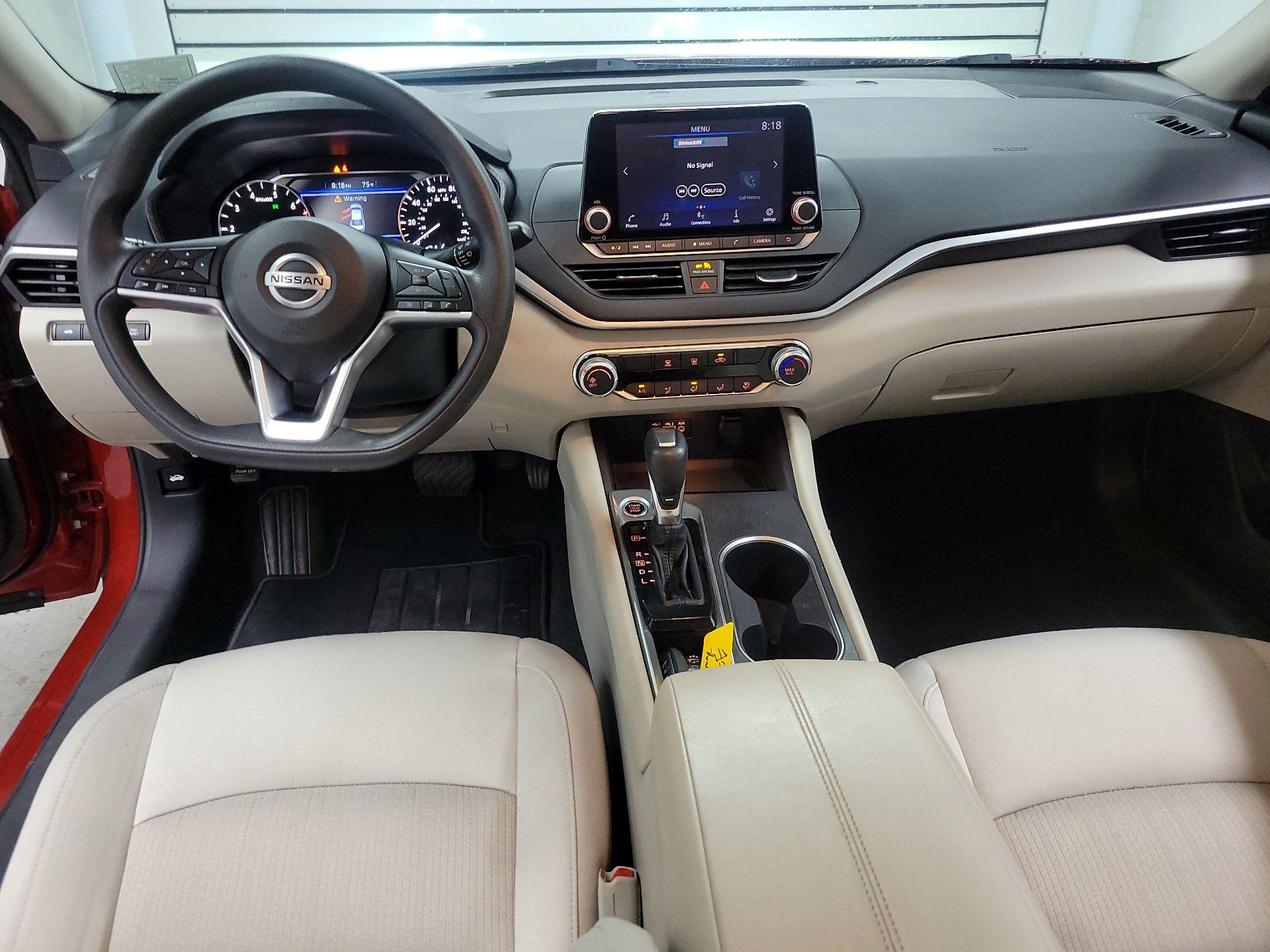 Thumbnail: 2022 Nissan Altima - 9