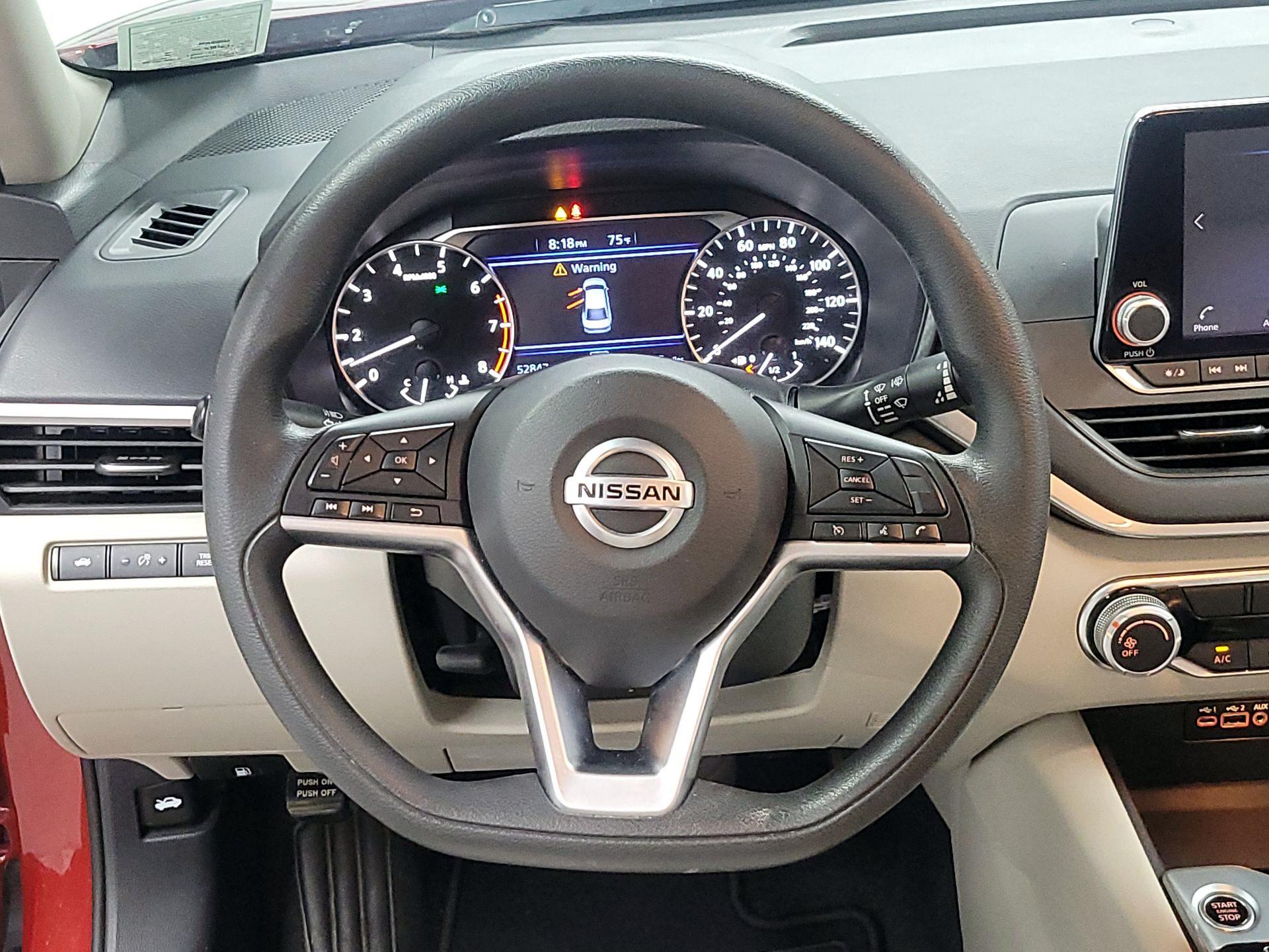 Thumbnail: 2022 Nissan Altima - 10
