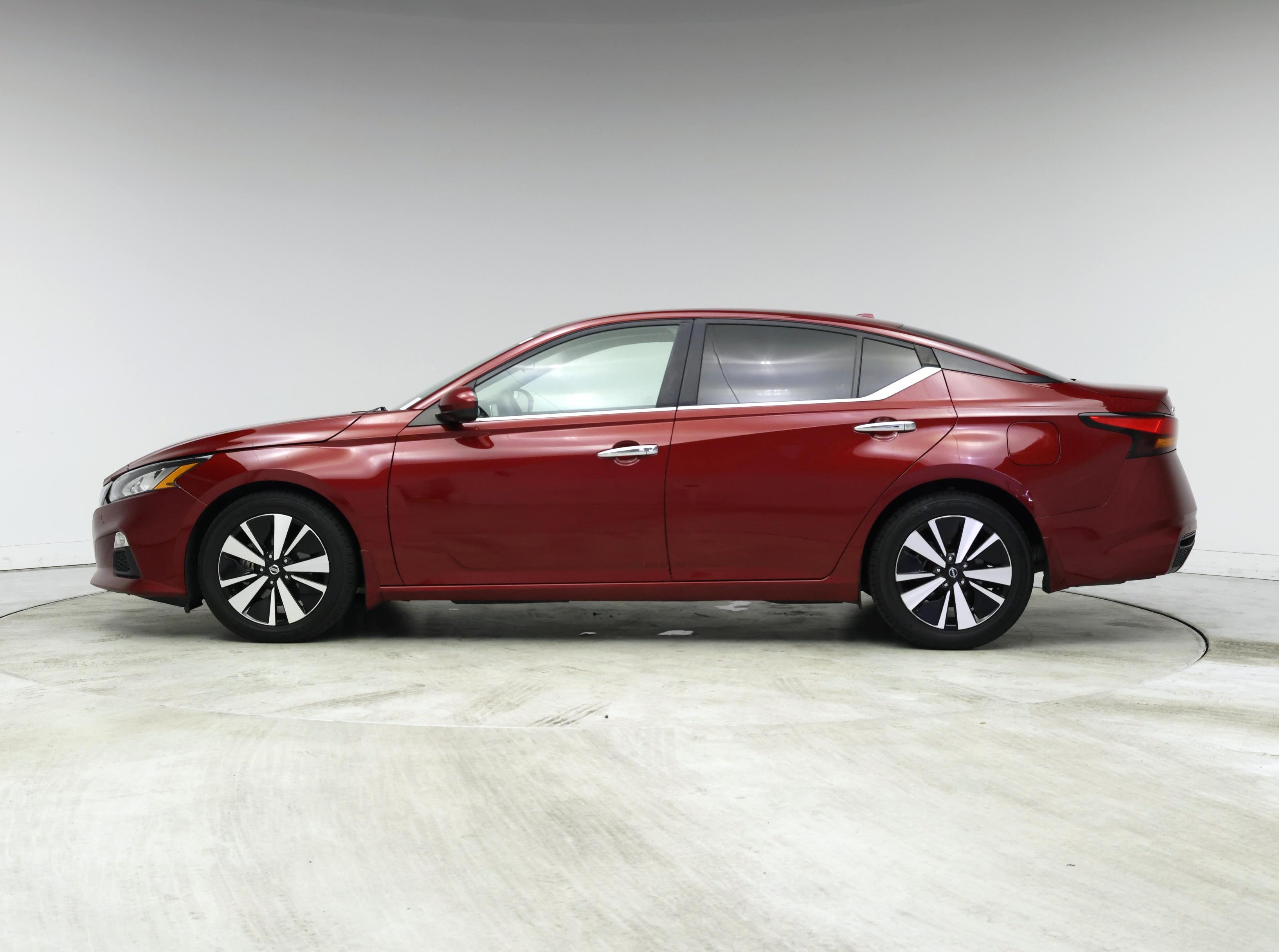 Thumbnail: 2022 Nissan Altima - 3