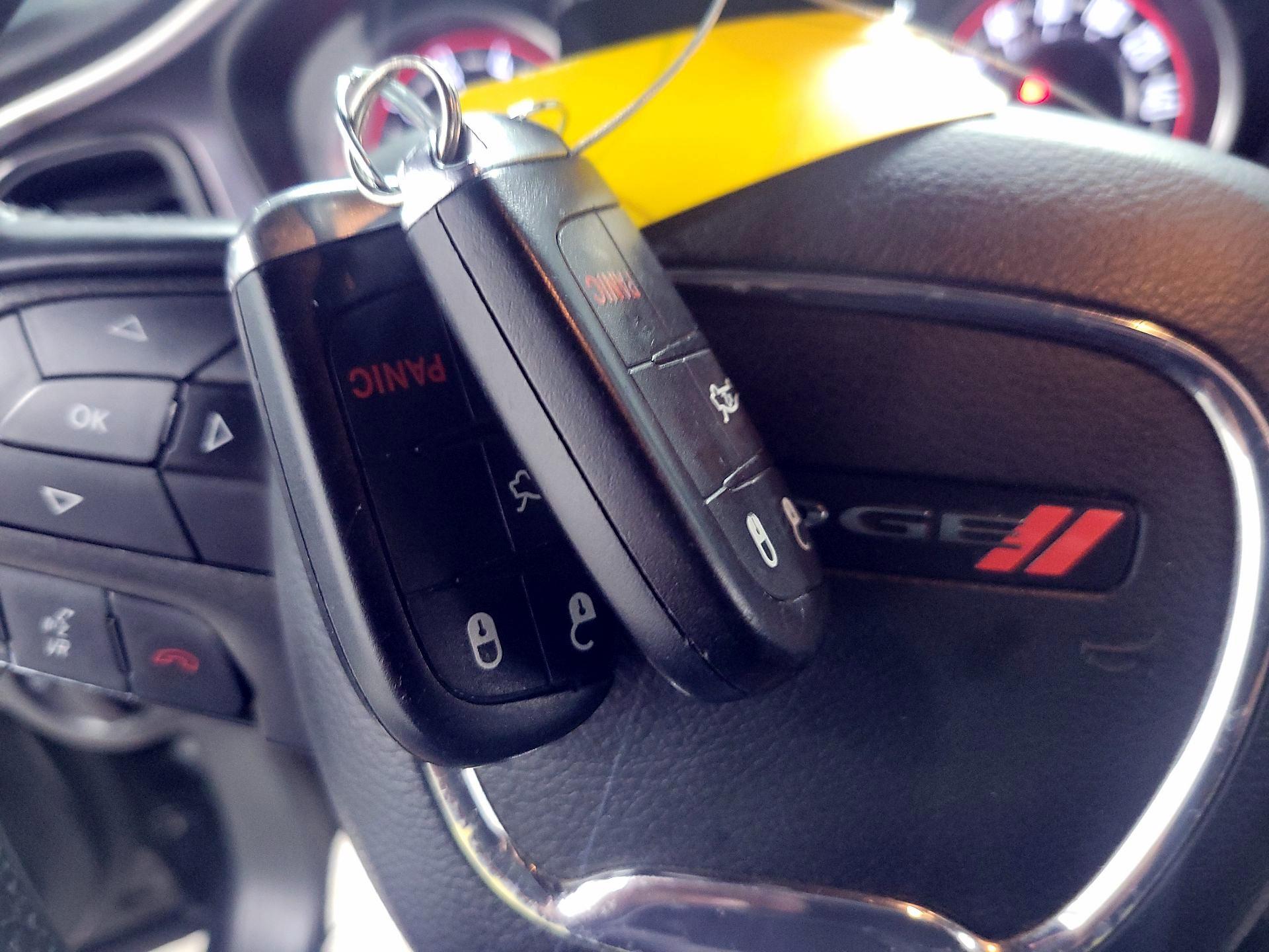 Thumbnail: 2015 Dodge Challenger - 18