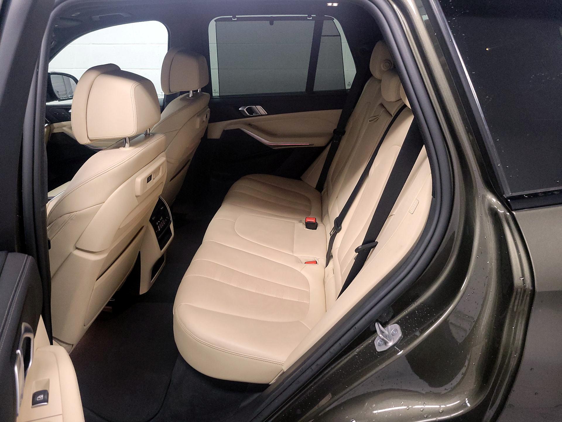 Thumbnail: 2022 BMW X5 - 17