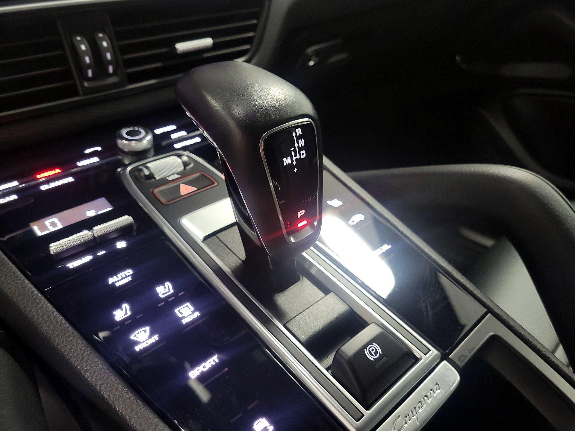 Thumbnail: 2021 Porsche Cayenne - 18