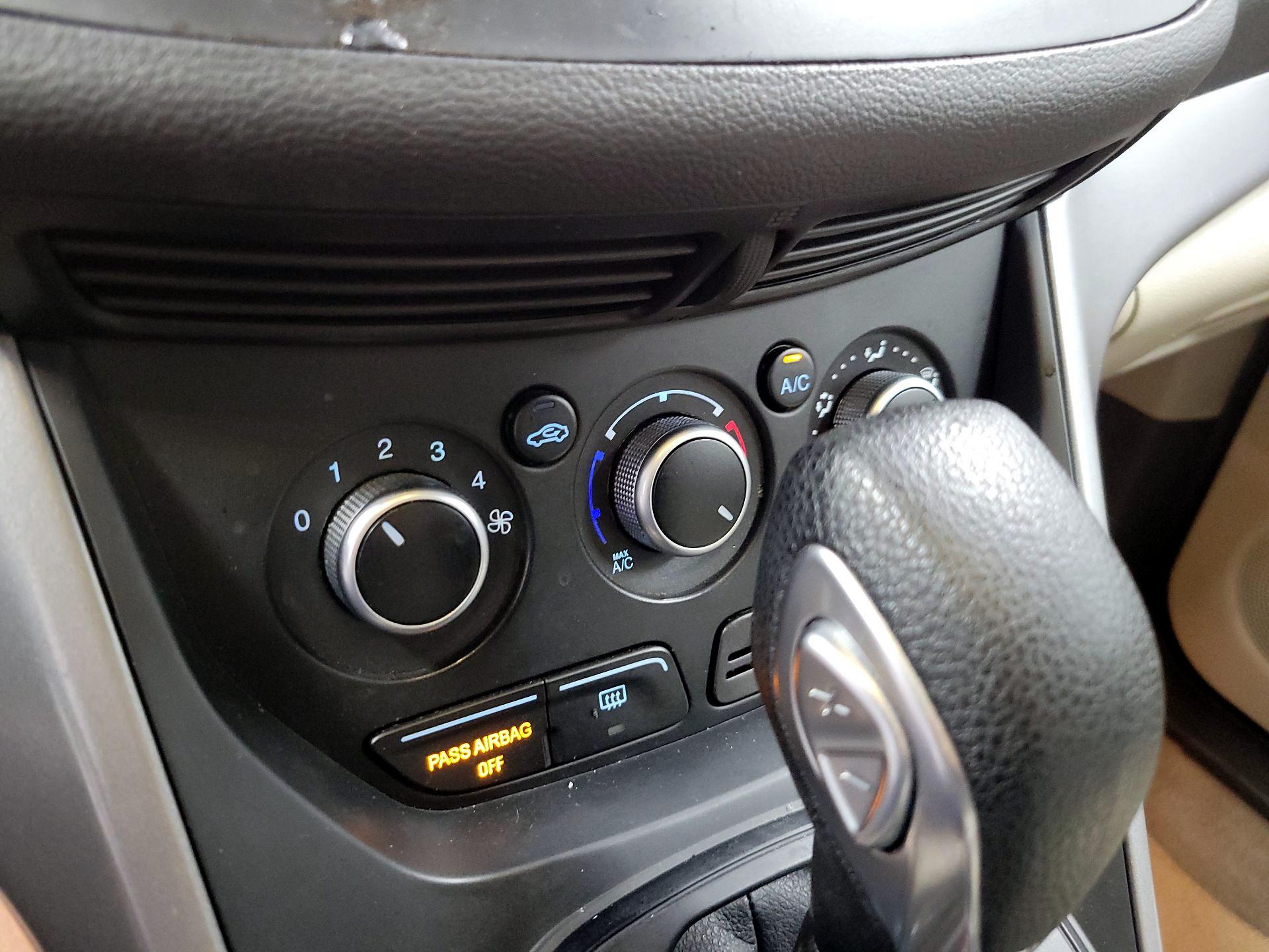 Thumbnail: 2015 Ford Escape - 15