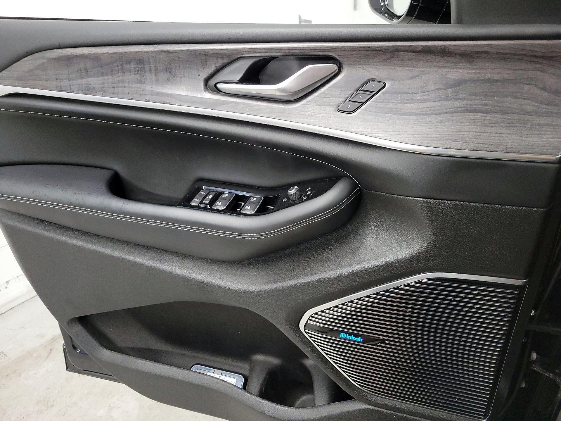 Thumbnail: 2023 Jeep Grand Cherokee - 12