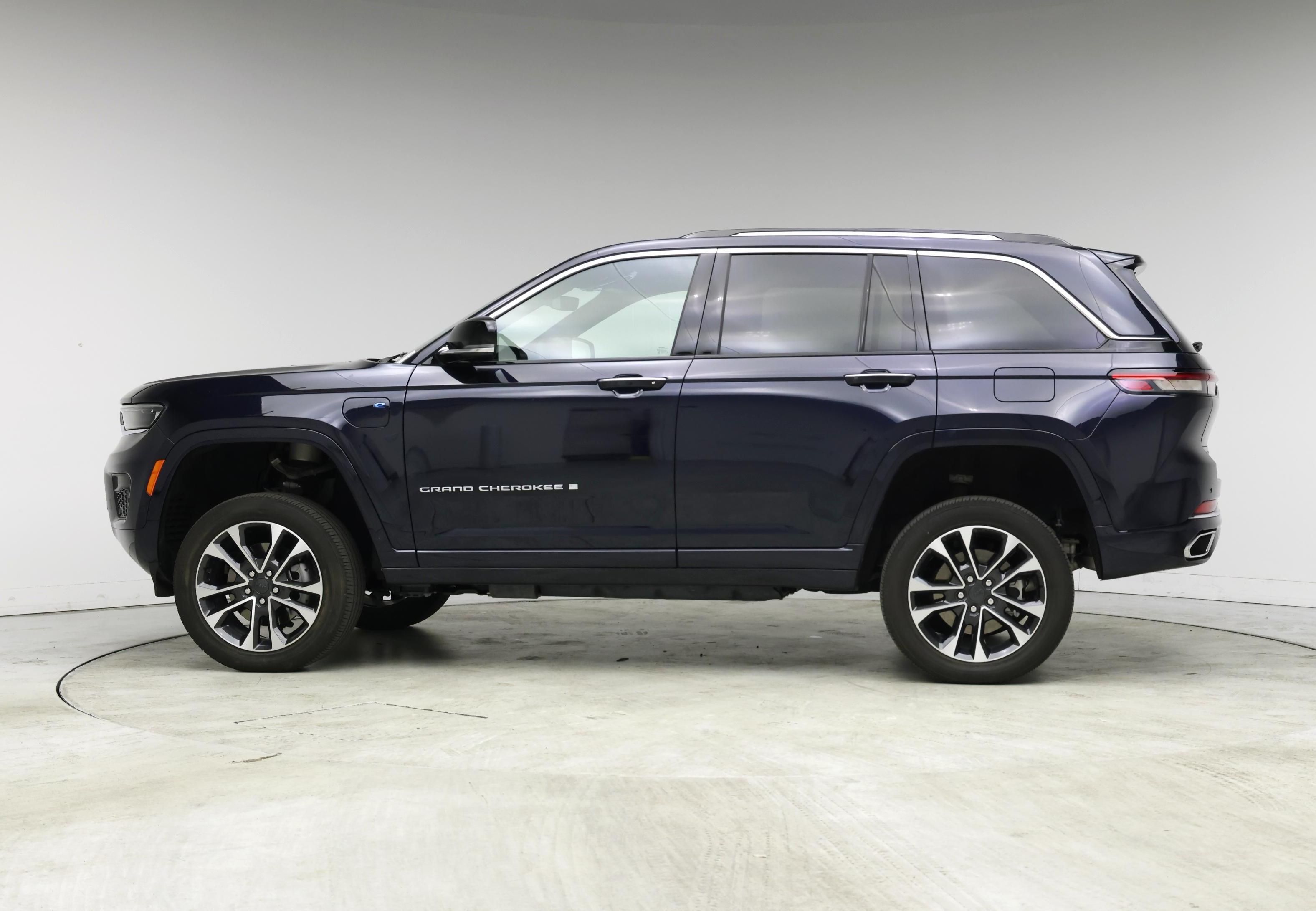 Thumbnail: 2023 Jeep Grand Cherokee - 3