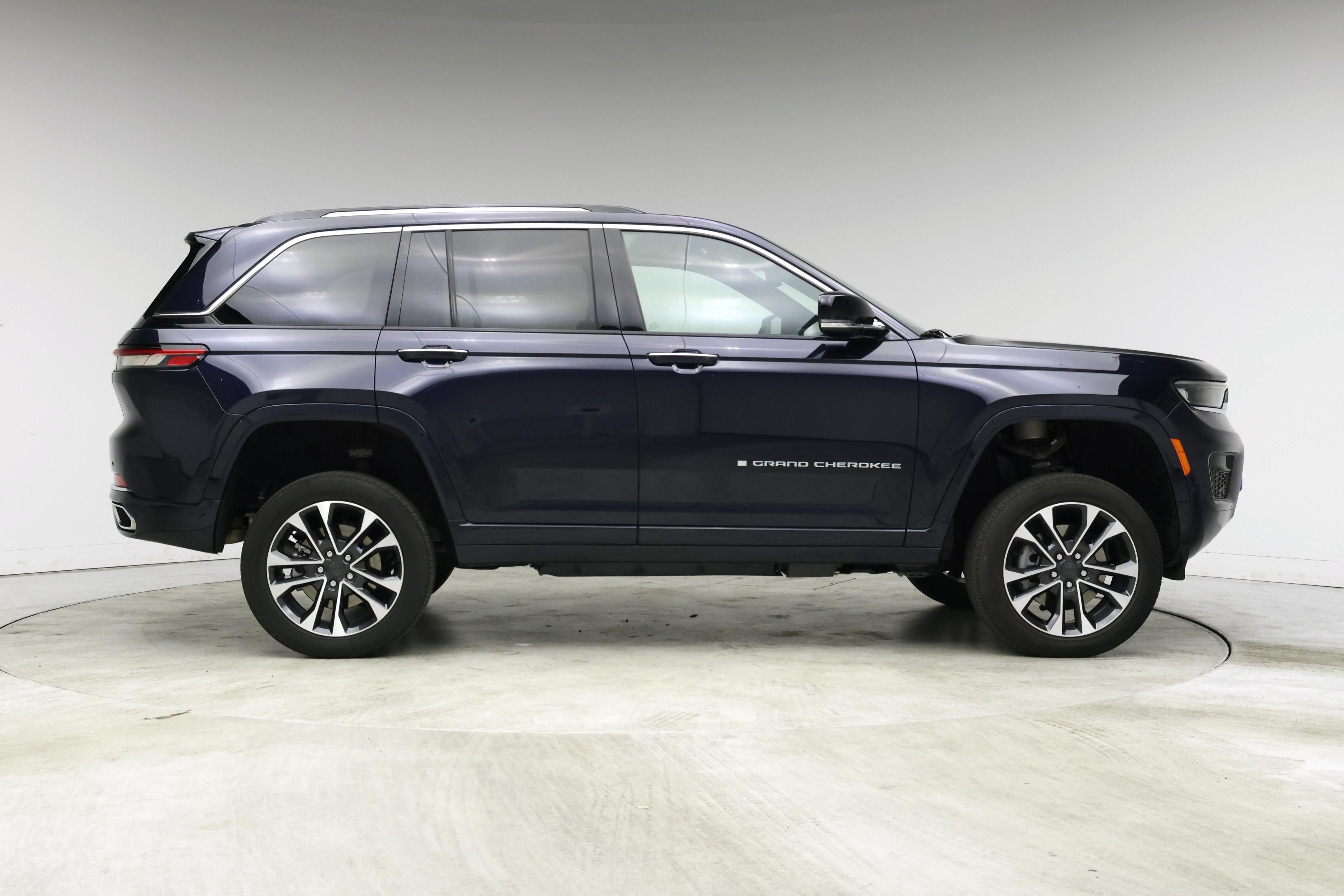 Thumbnail: 2023 Jeep Grand Cherokee - 7
