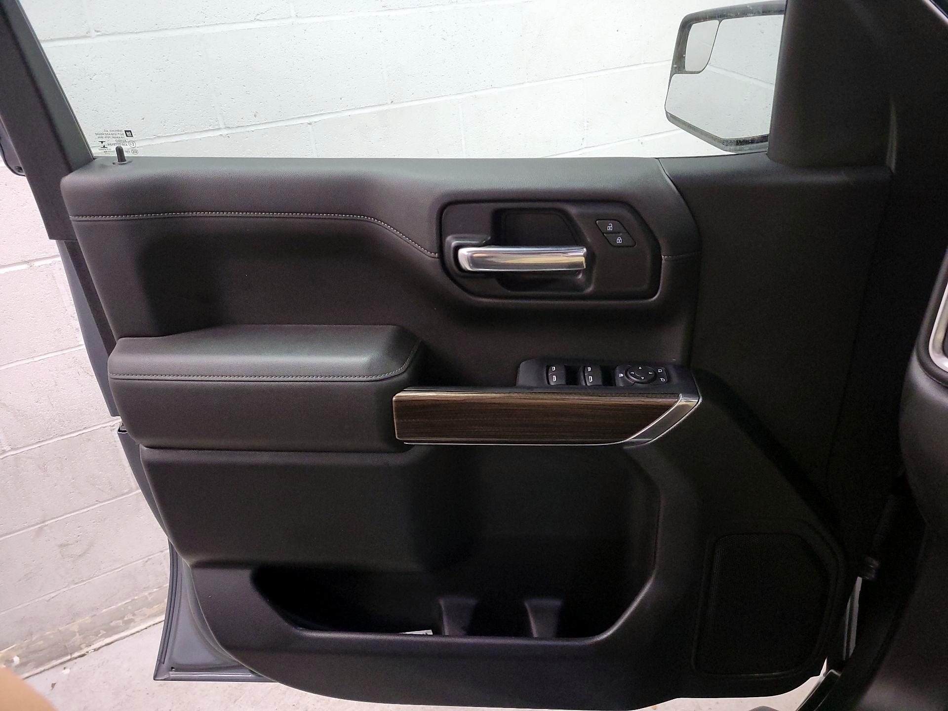 Thumbnail: 2019 Chevrolet Silverado 1500 - 12