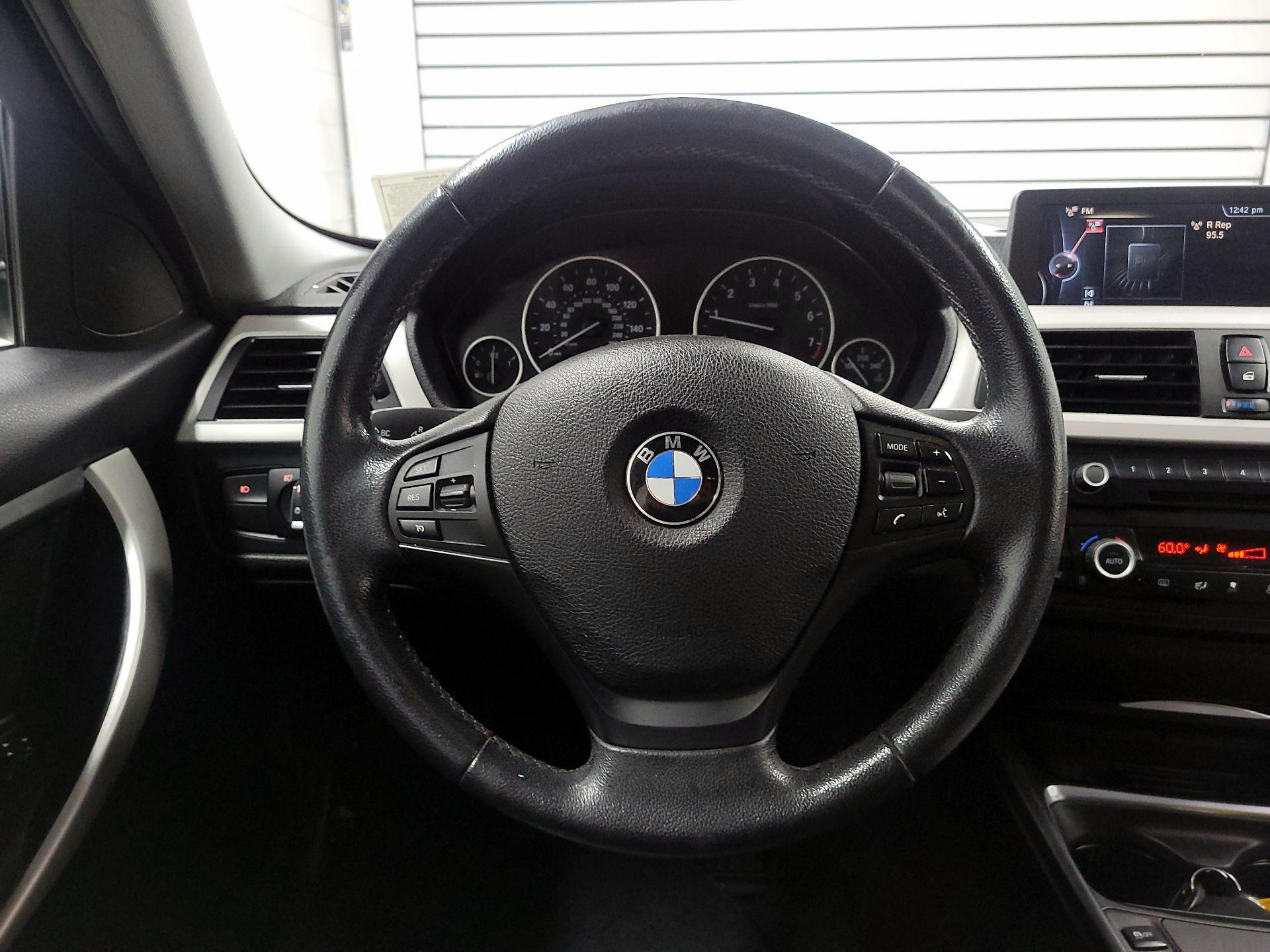 Thumbnail: 2014 BMW 3 Series - 10