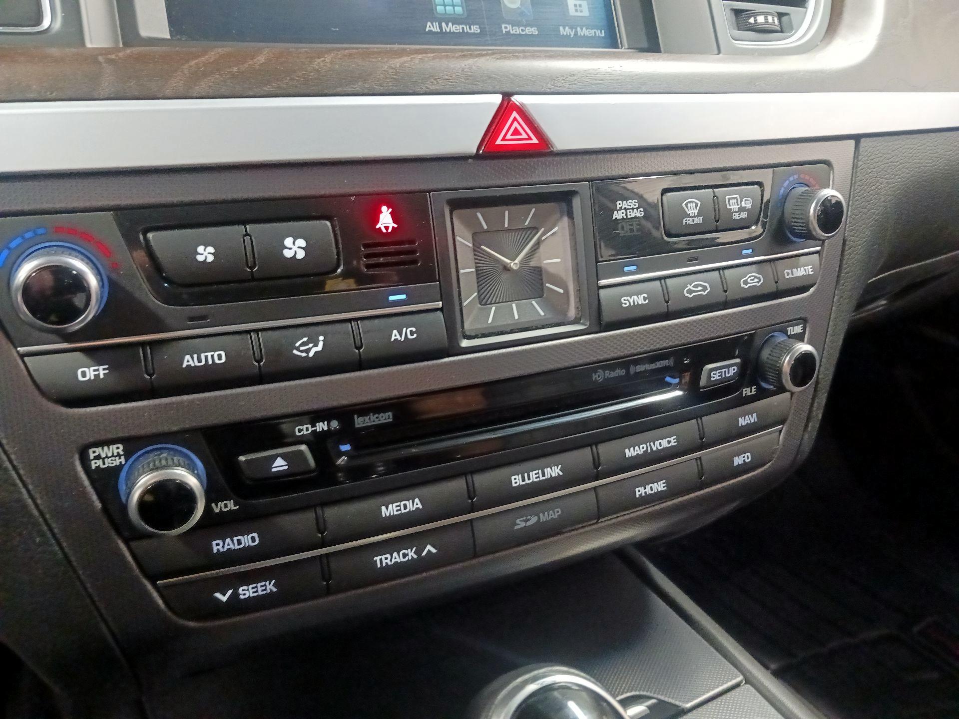 Thumbnail: 2015 Hyundai Genesis - 14