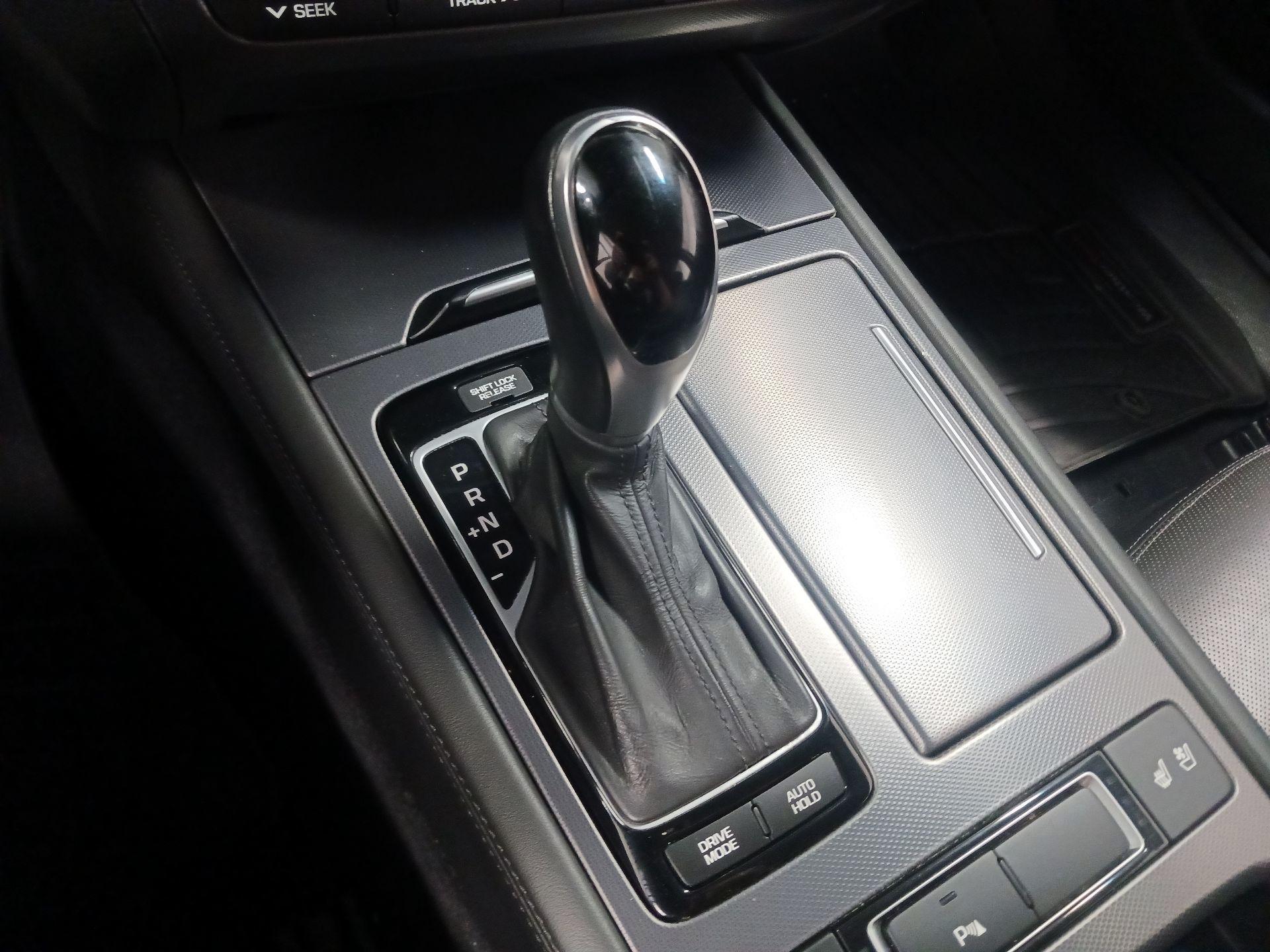 Thumbnail: 2015 Hyundai Genesis - 15