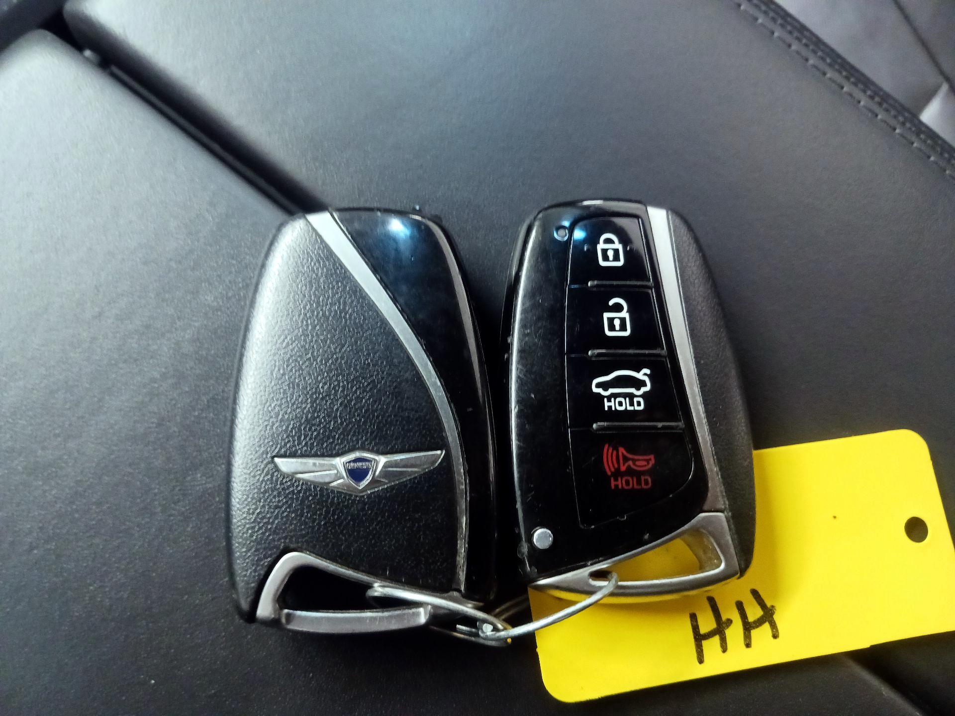 Thumbnail: 2015 Hyundai Genesis - 18