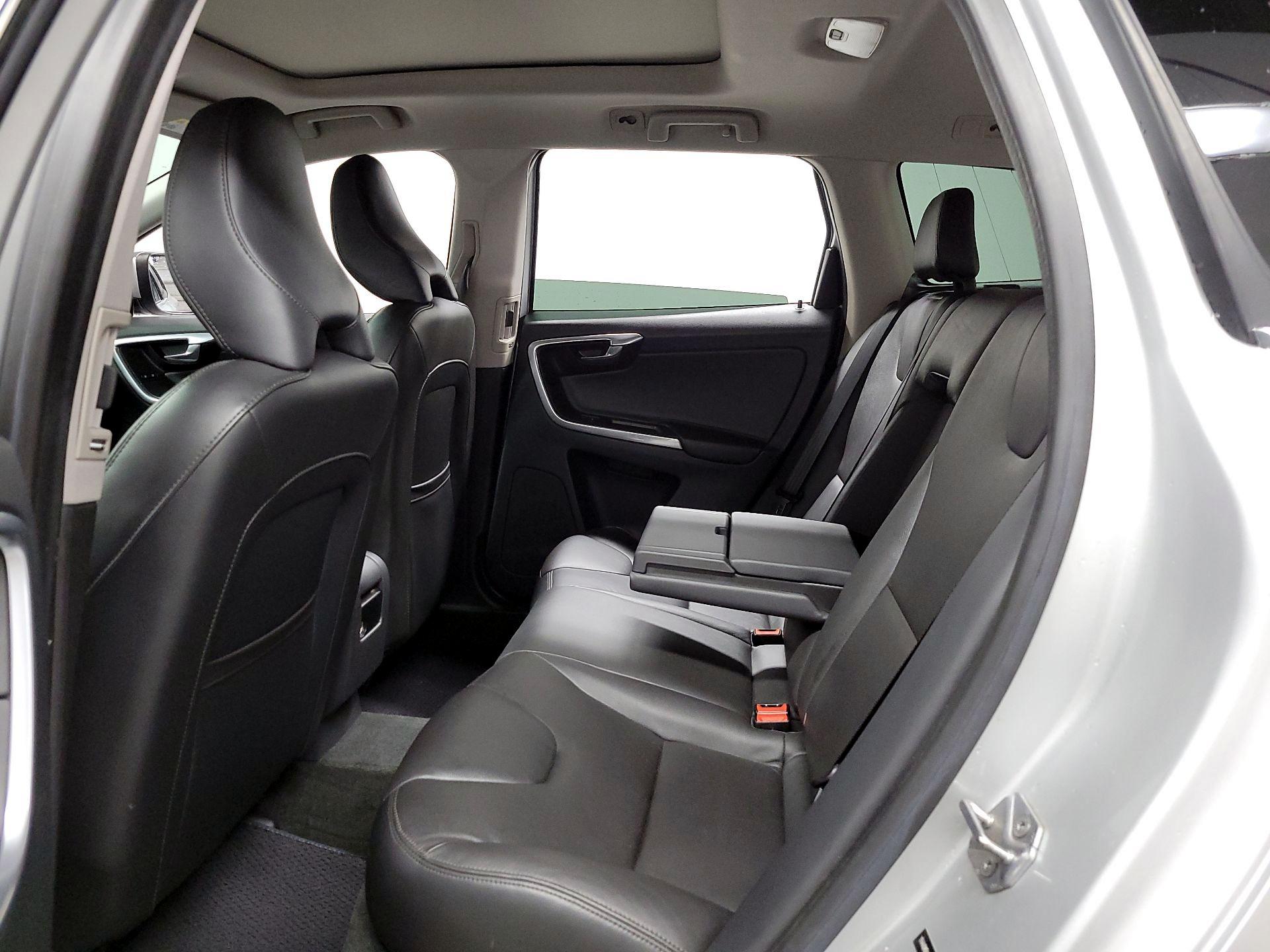 Thumbnail: 2016 Volvo XC60 - 17