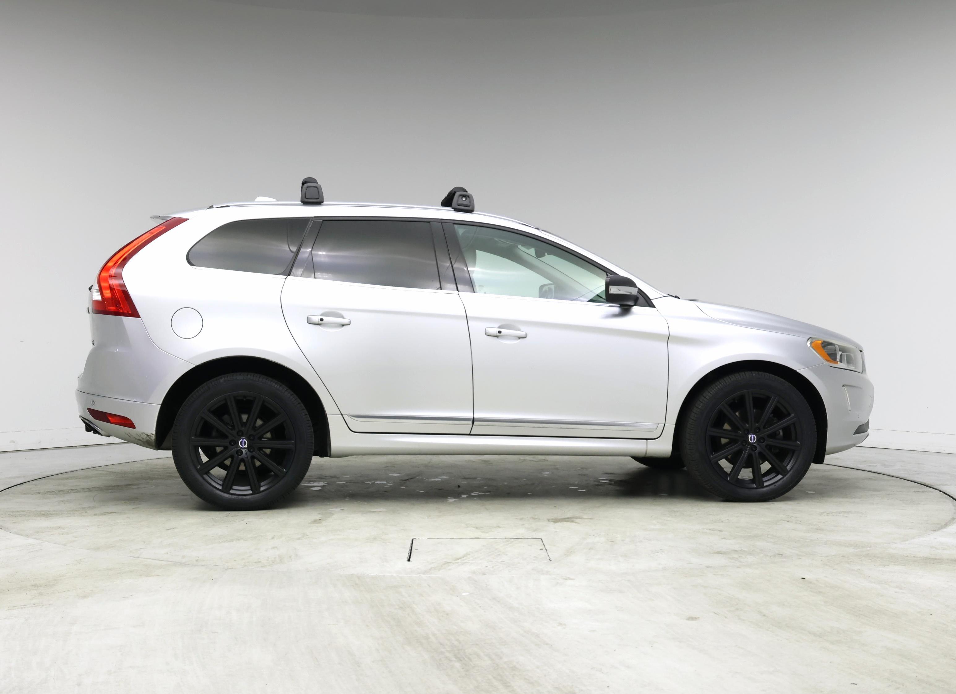 Thumbnail: 2016 Volvo XC60 - 7