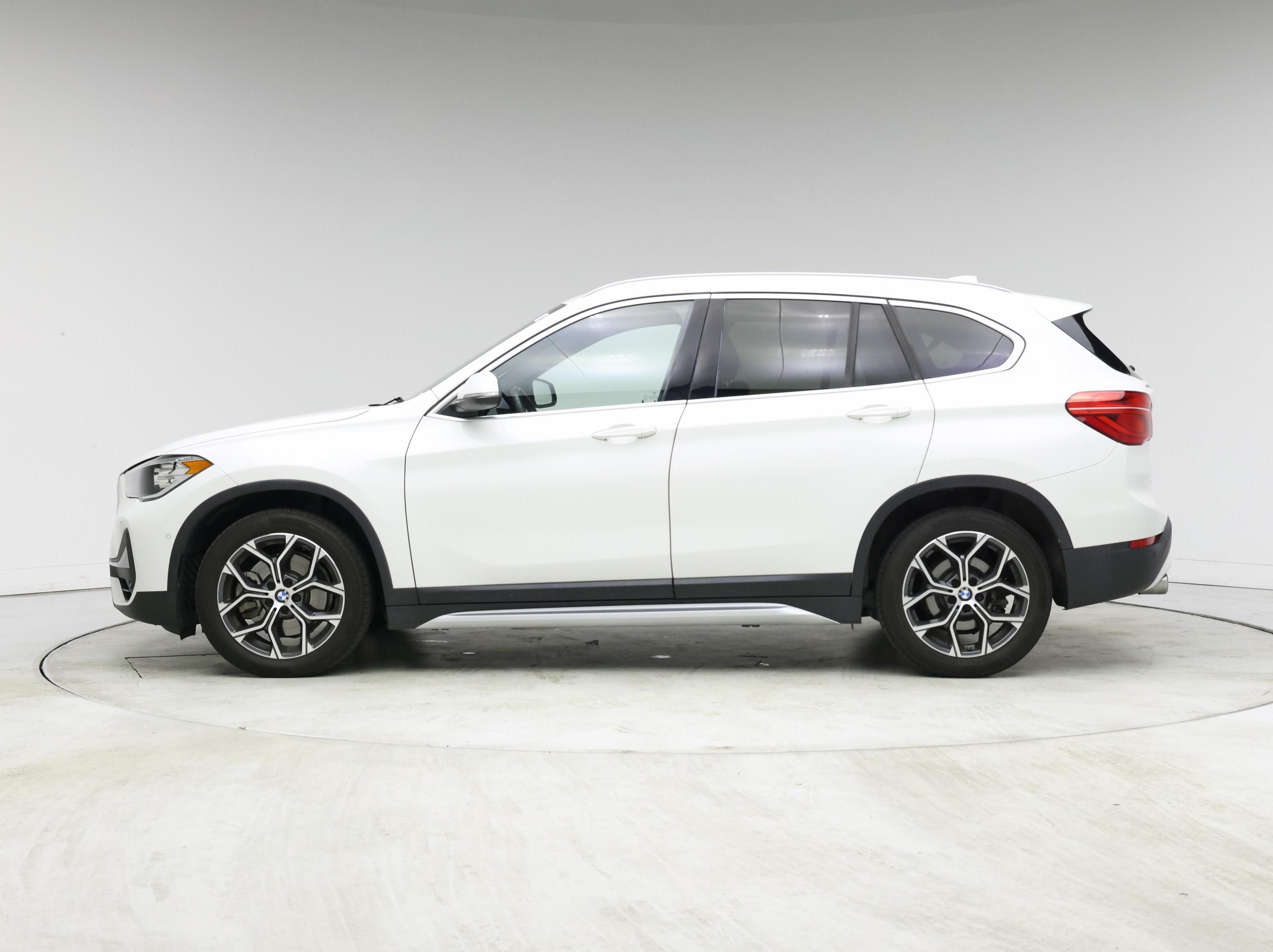 Thumbnail: 2021 BMW X1 - 3