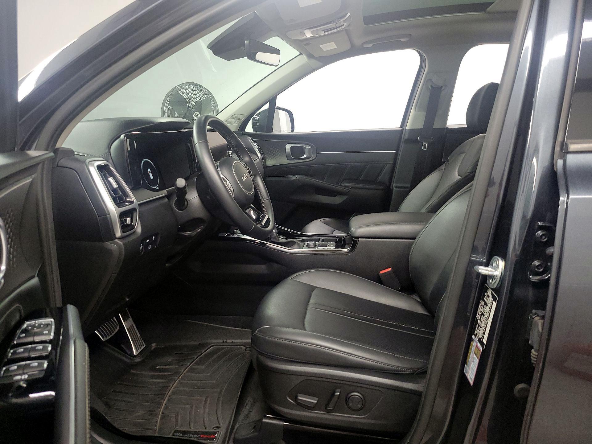 Thumbnail: 2023 Kia Sorento - 11