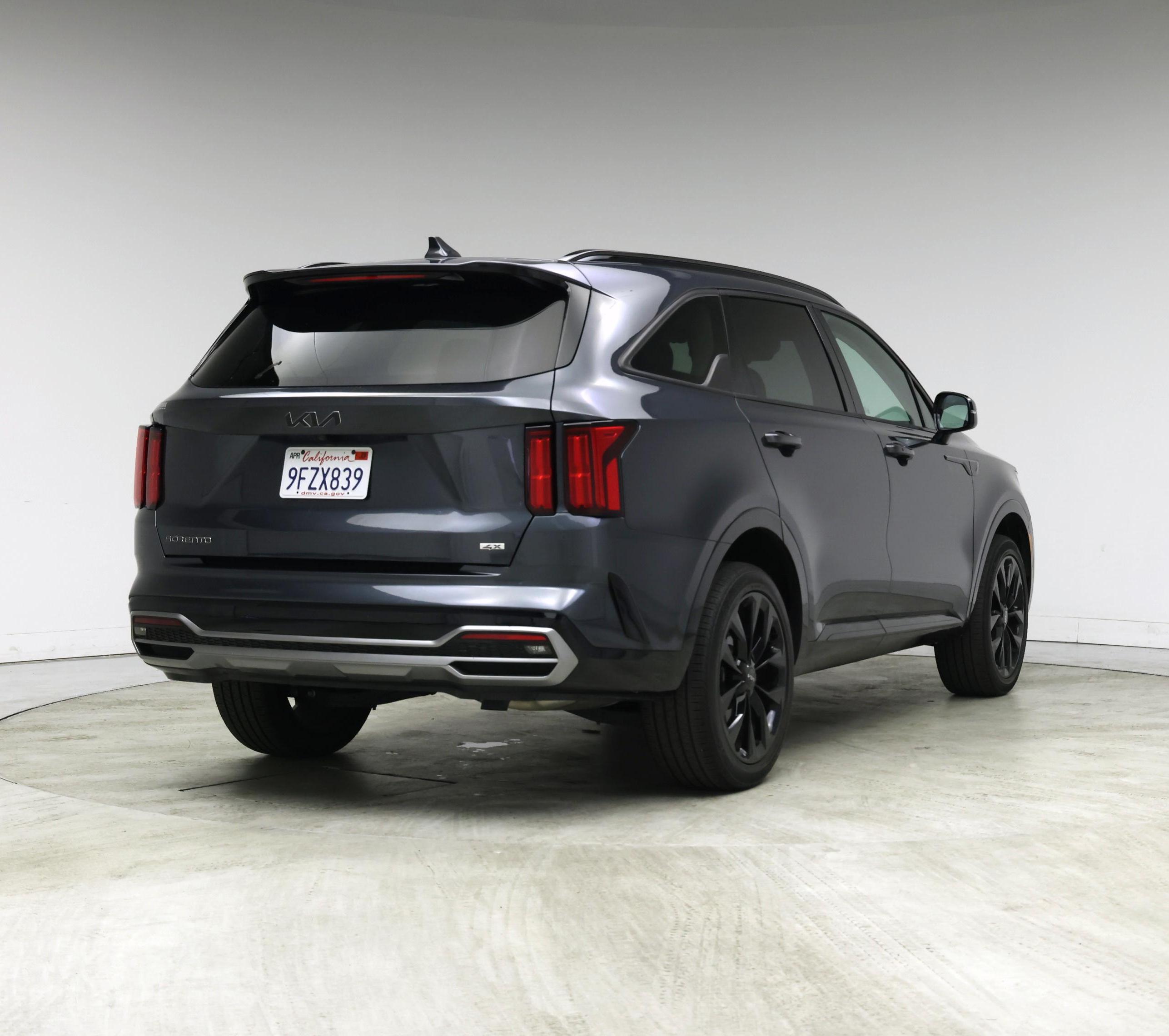 Thumbnail: 2023 Kia Sorento - 8