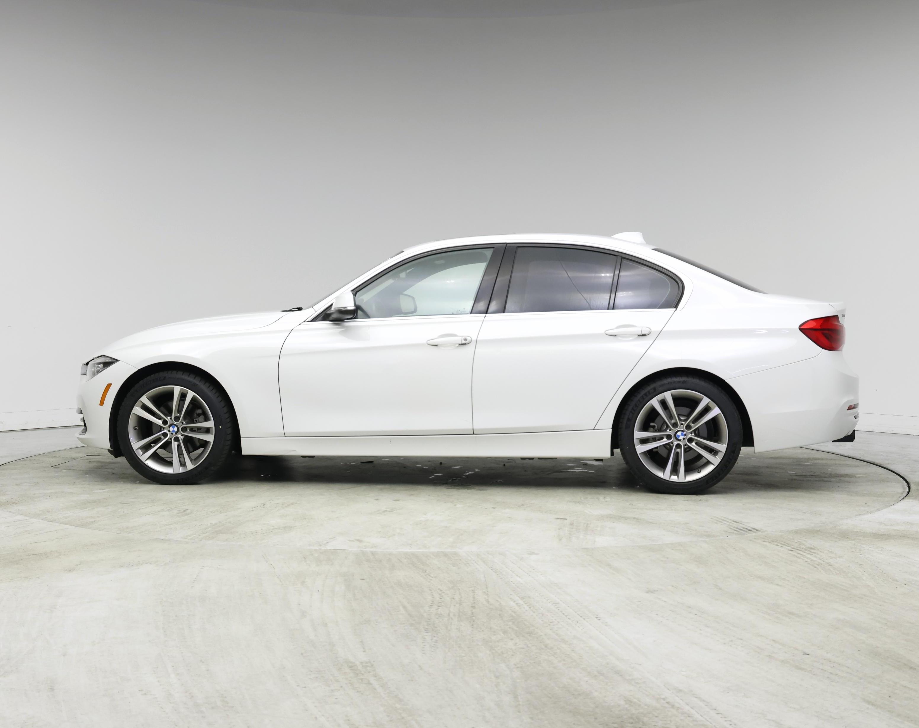 Thumbnail: 2018 BMW 3 Series - 3