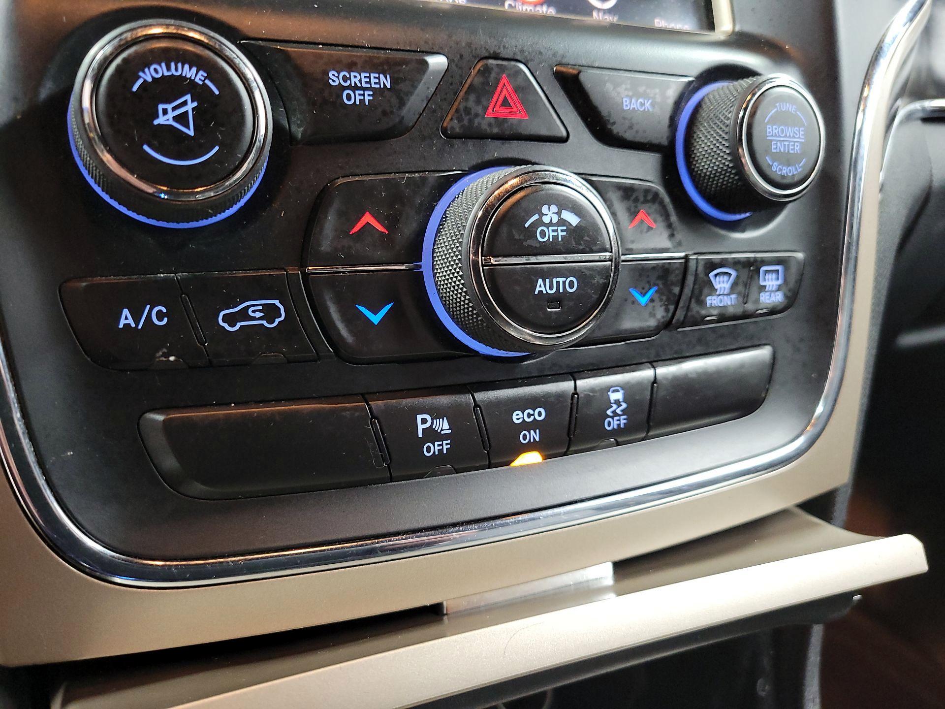 Thumbnail: 2014 Jeep Grand Cherokee - 17