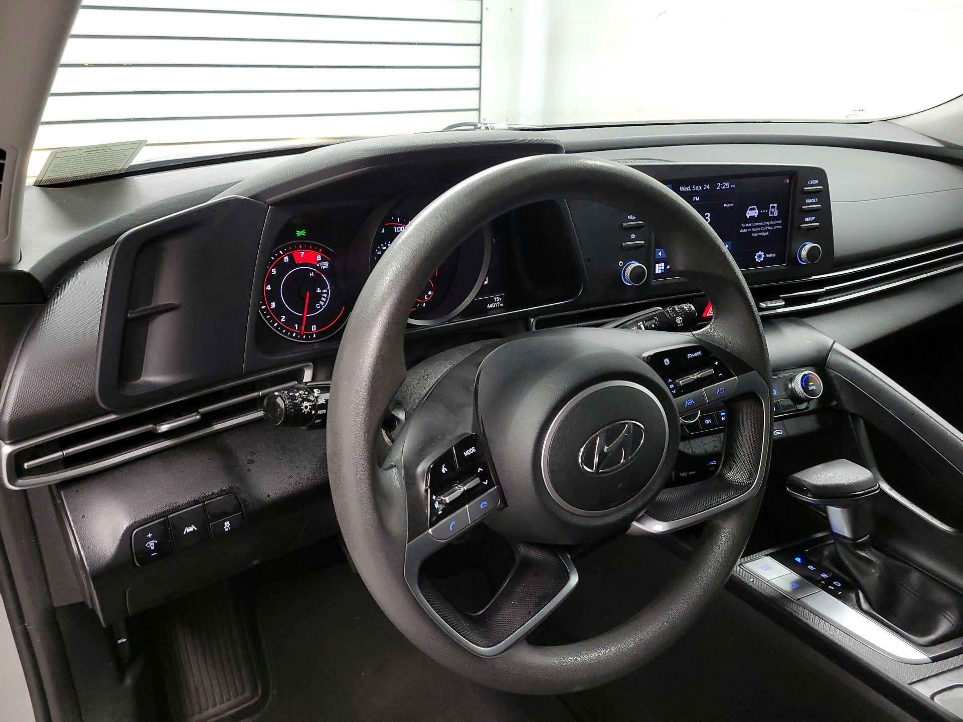 Thumbnail: 2021 Hyundai Elantra - 9