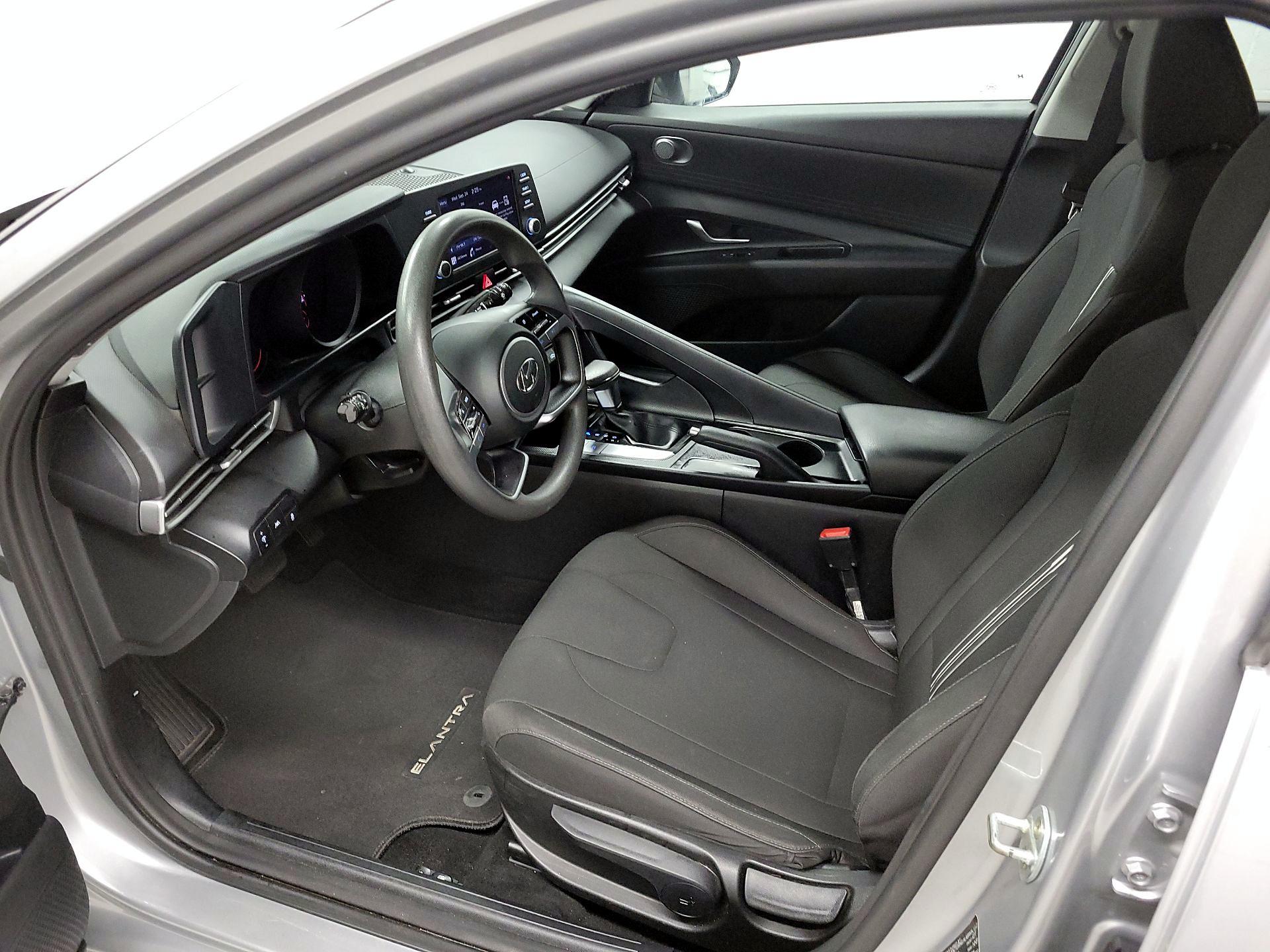 Thumbnail: 2021 Hyundai Elantra - 11