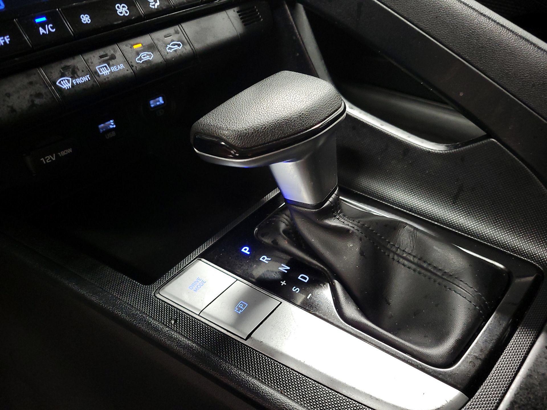 Thumbnail: 2021 Hyundai Elantra - 17