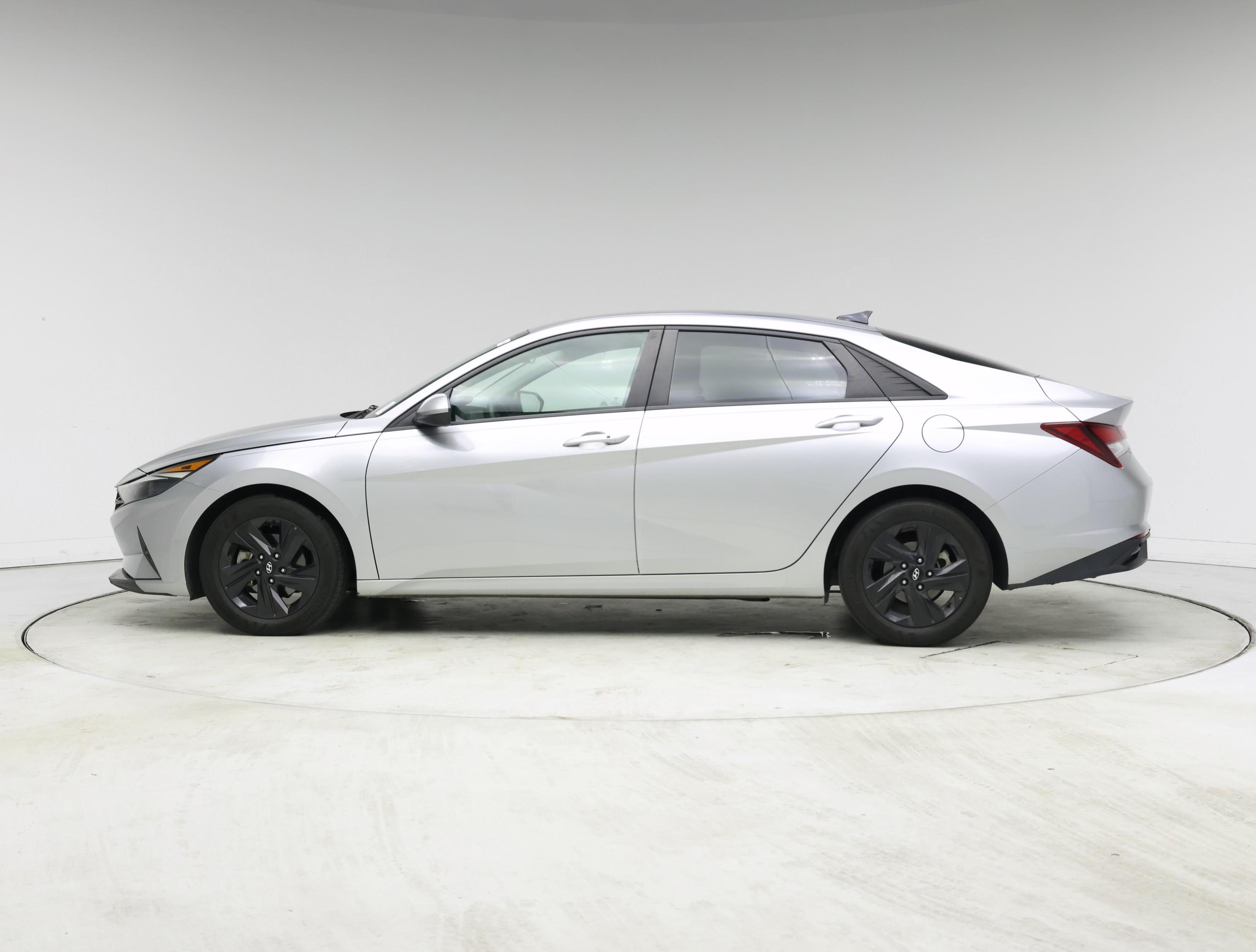 Thumbnail: 2021 Hyundai Elantra - 3