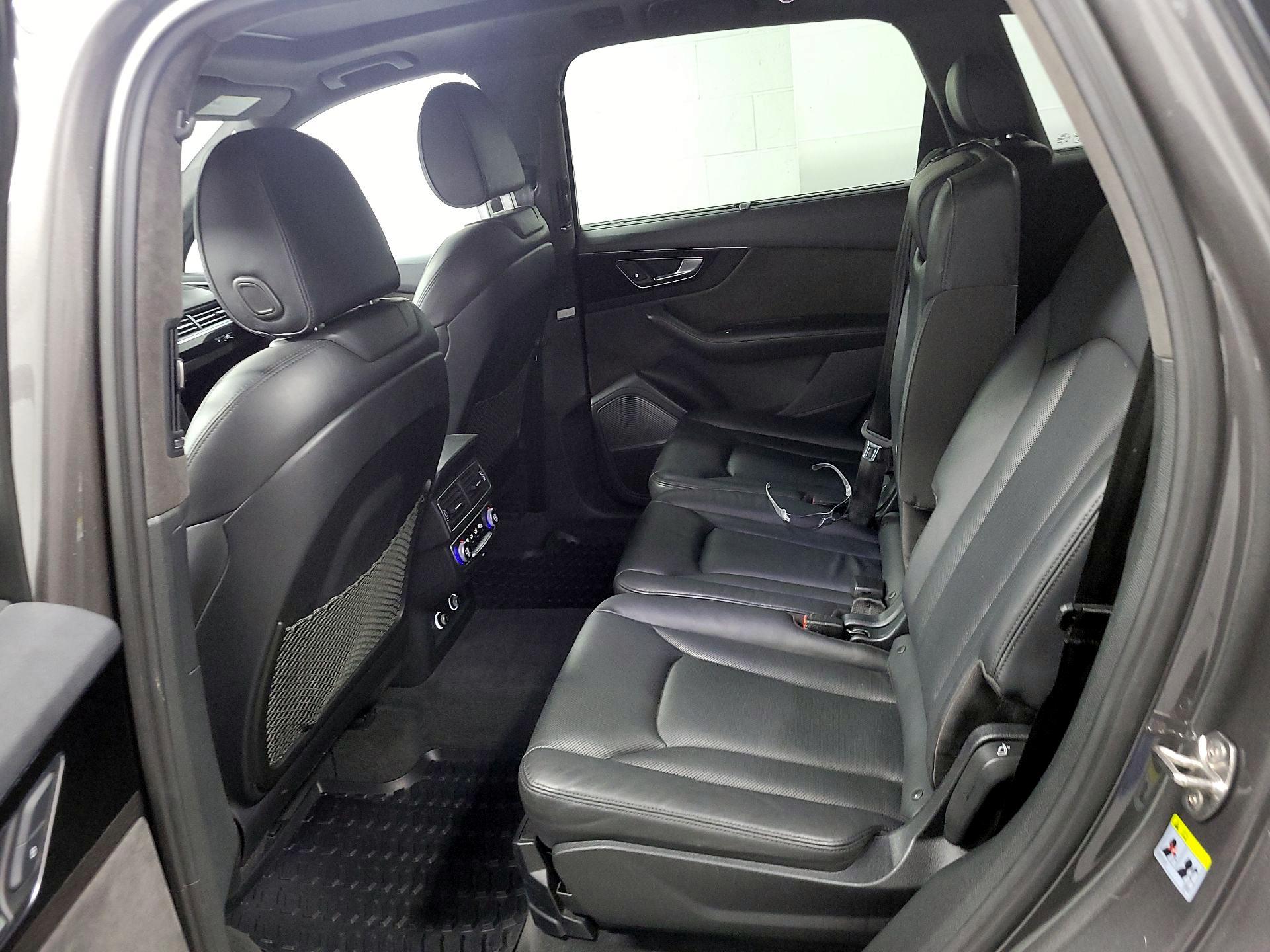 Thumbnail: 2019 Audi Q7 - 19