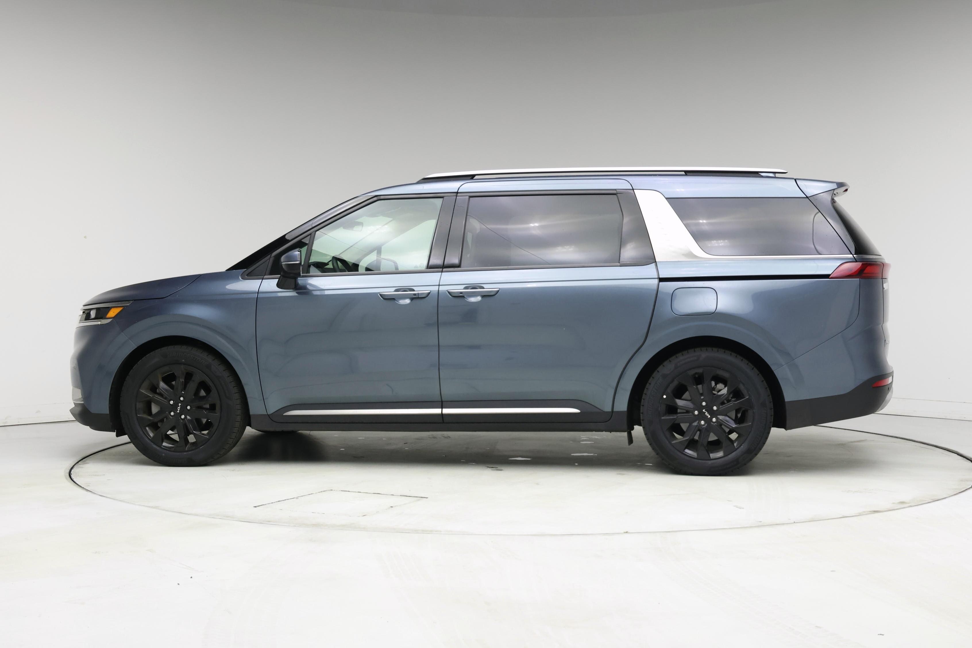 Thumbnail: 2024 Kia Carnival - 3