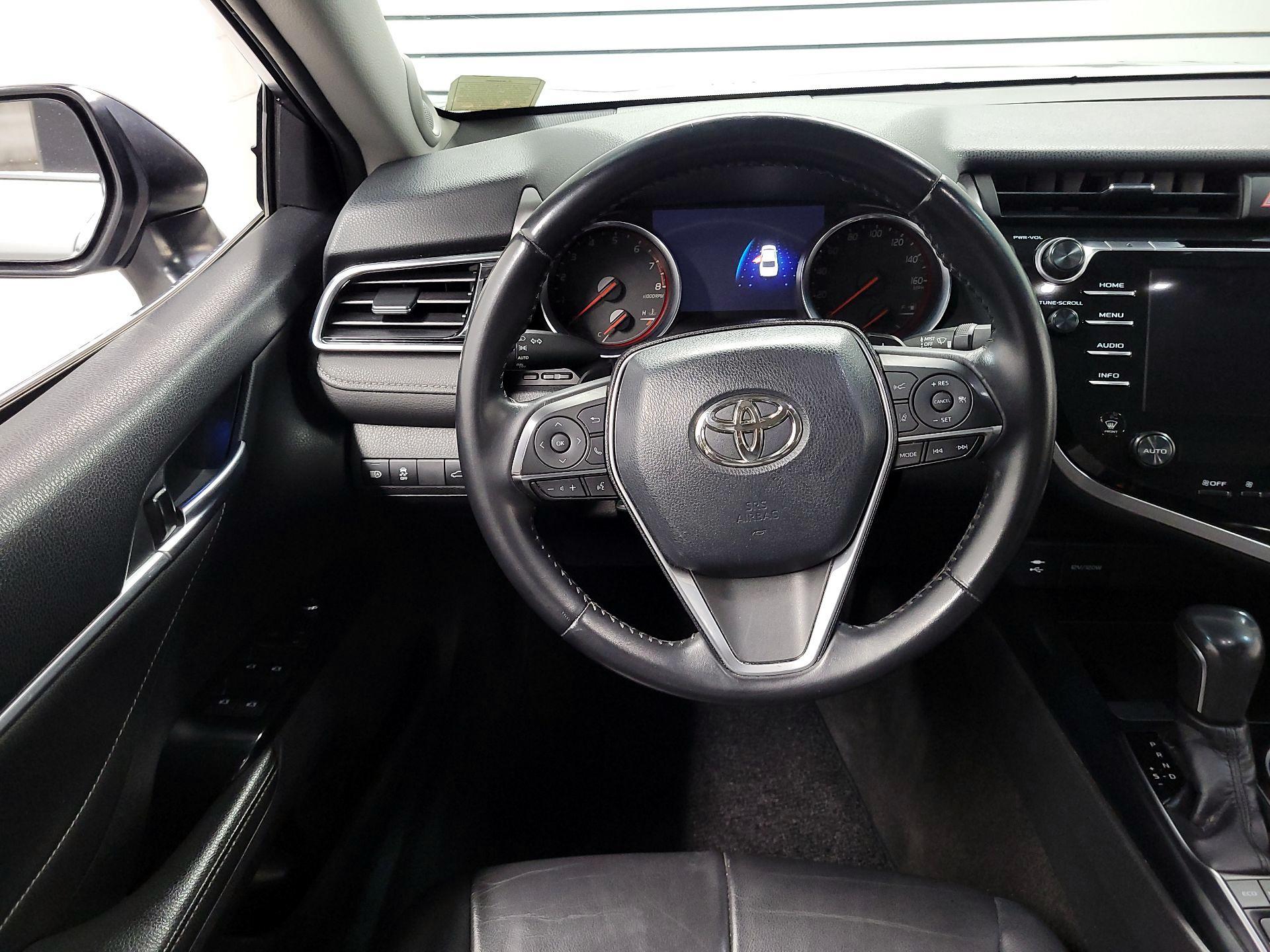 Thumbnail: 2018 Toyota Camry - 10