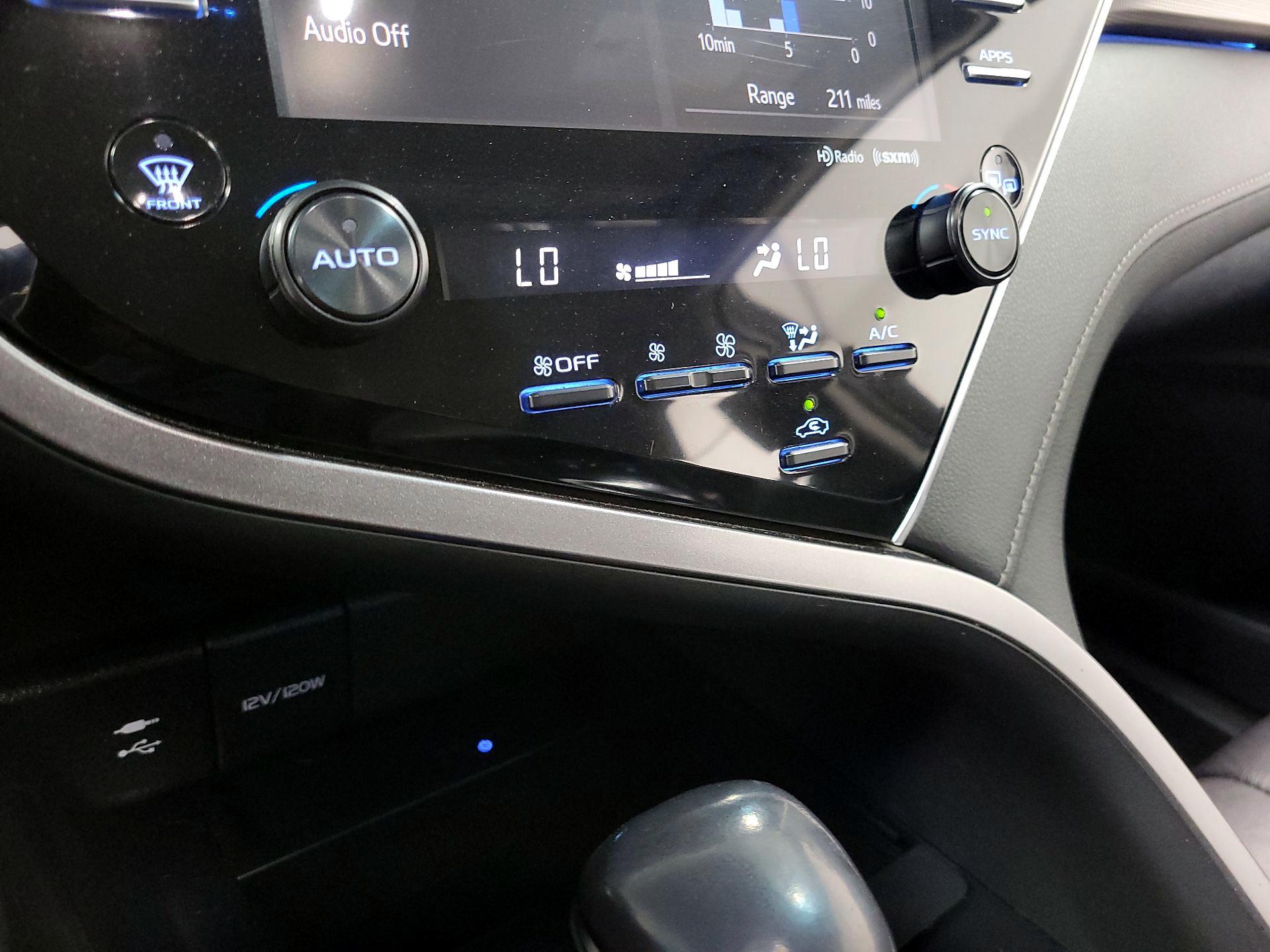 Thumbnail: 2018 Toyota Camry - 16