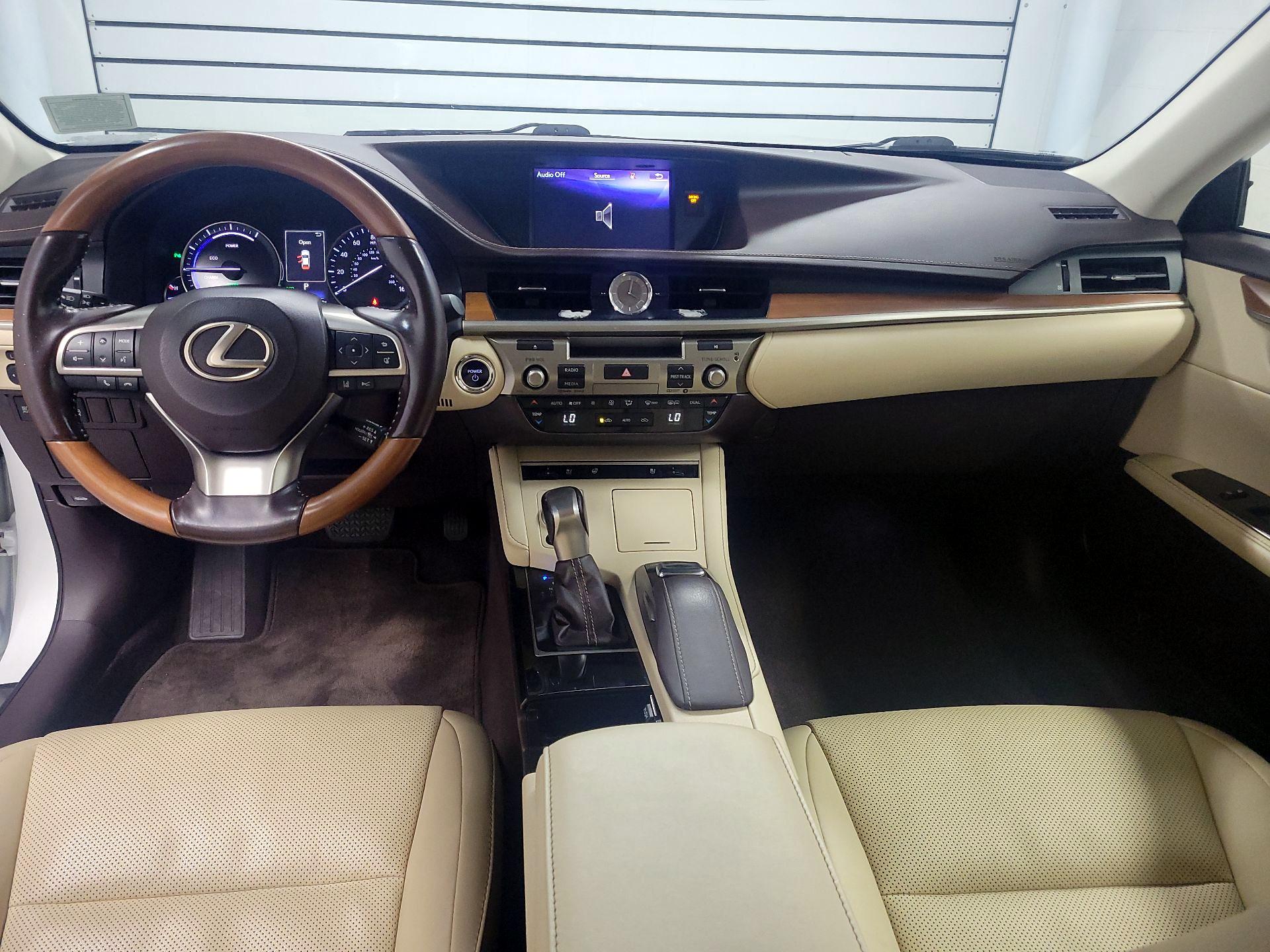 Thumbnail: 2017 Lexus ES - 9