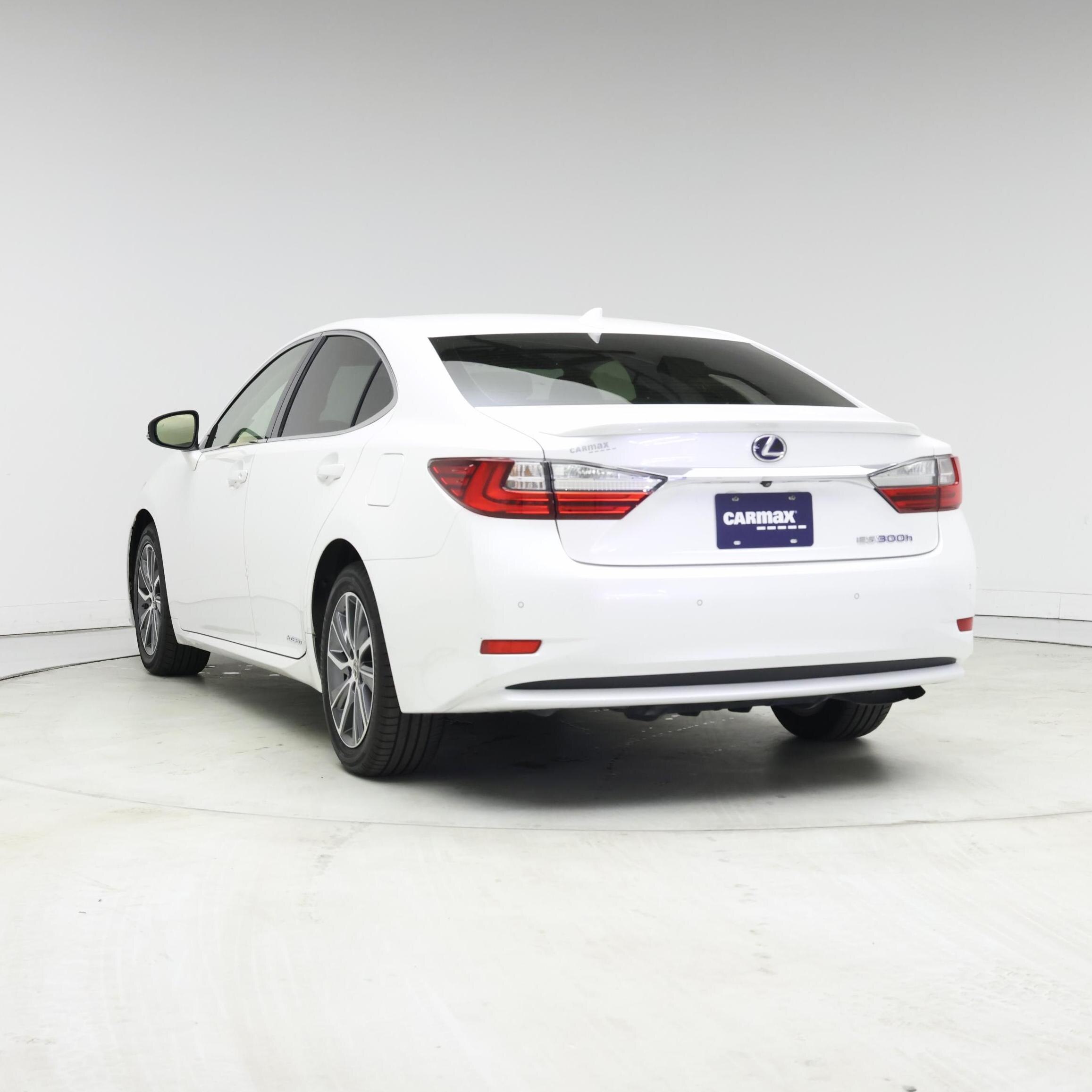 Thumbnail: 2017 Lexus ES - 2