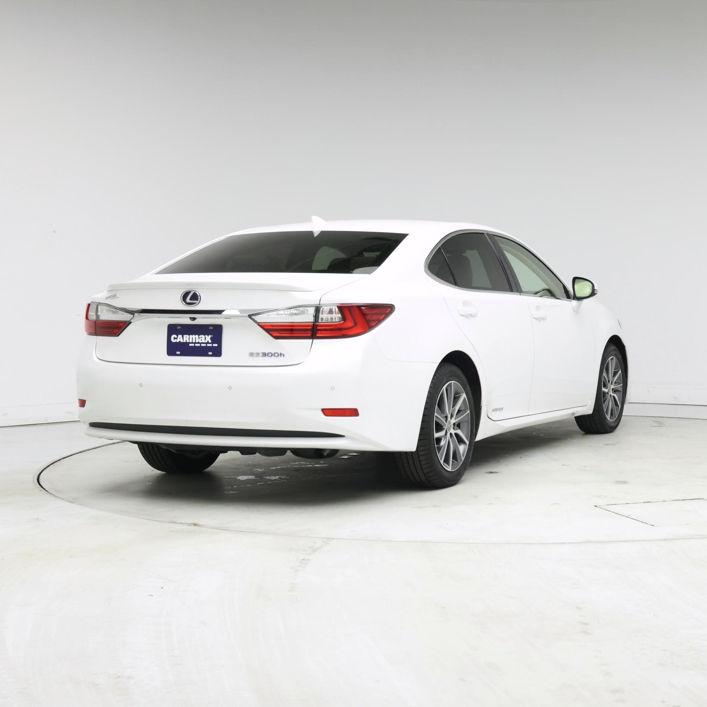 Thumbnail: 2017 Lexus ES - 8