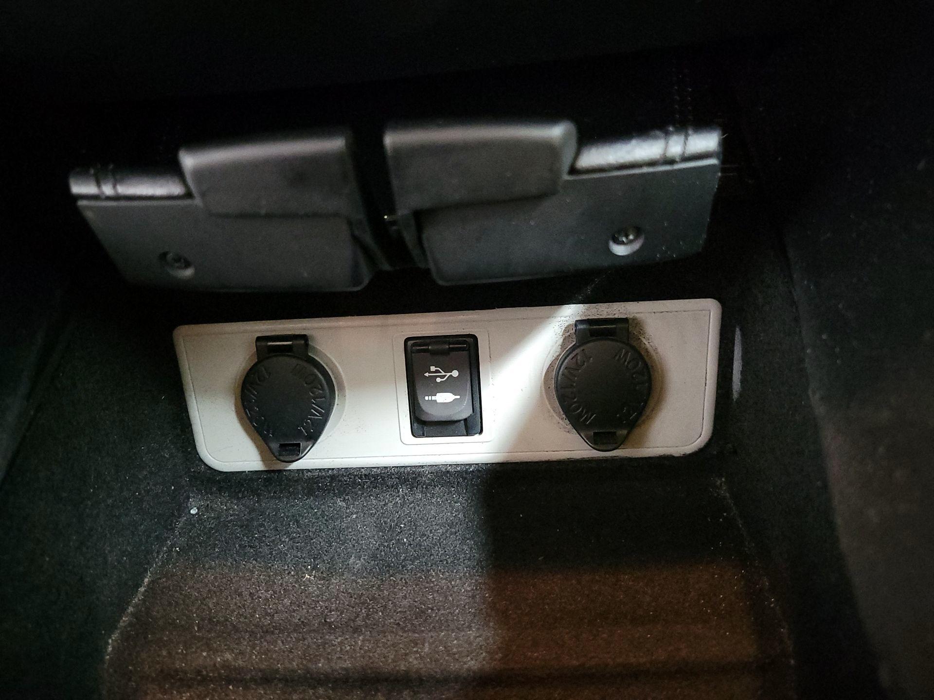 Thumbnail: 2015 Toyota Avalon - 19