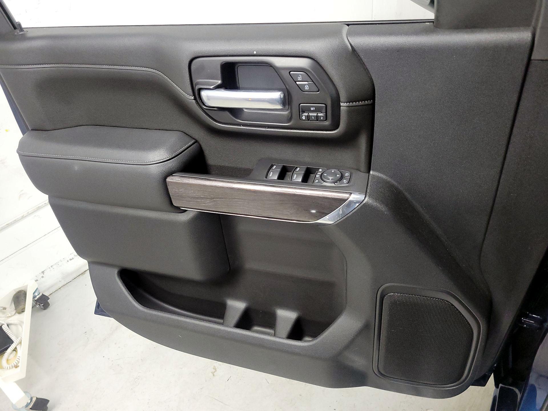 Thumbnail: 2021 Chevrolet Silverado 3500 - 12