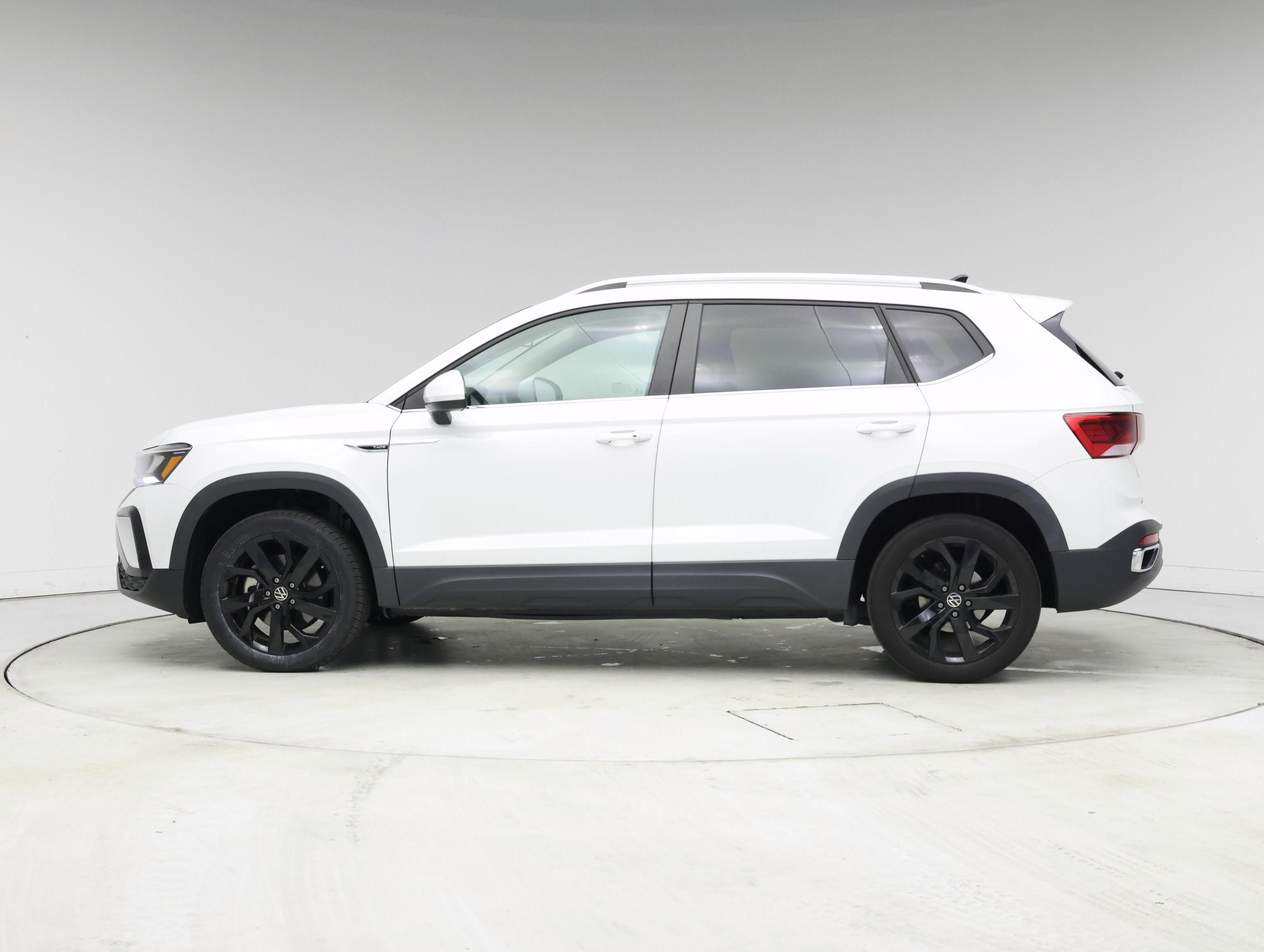 Thumbnail: 2022 Volkswagen Taos - 3