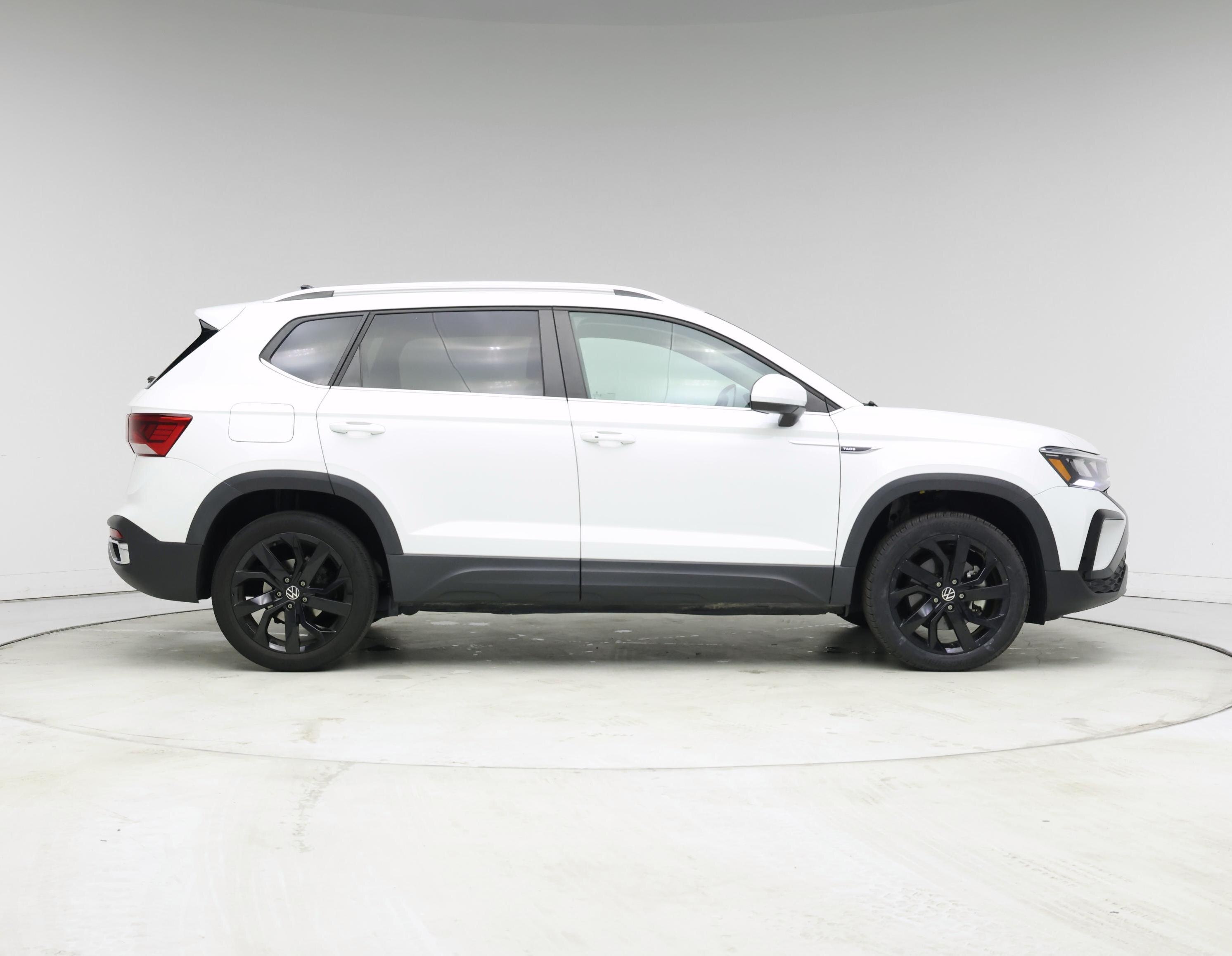 Thumbnail: 2022 Volkswagen Taos - 7